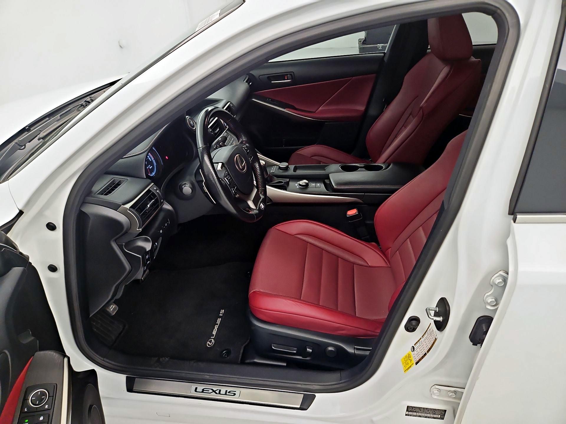 Thumbnail: 2020 Lexus IS - 11