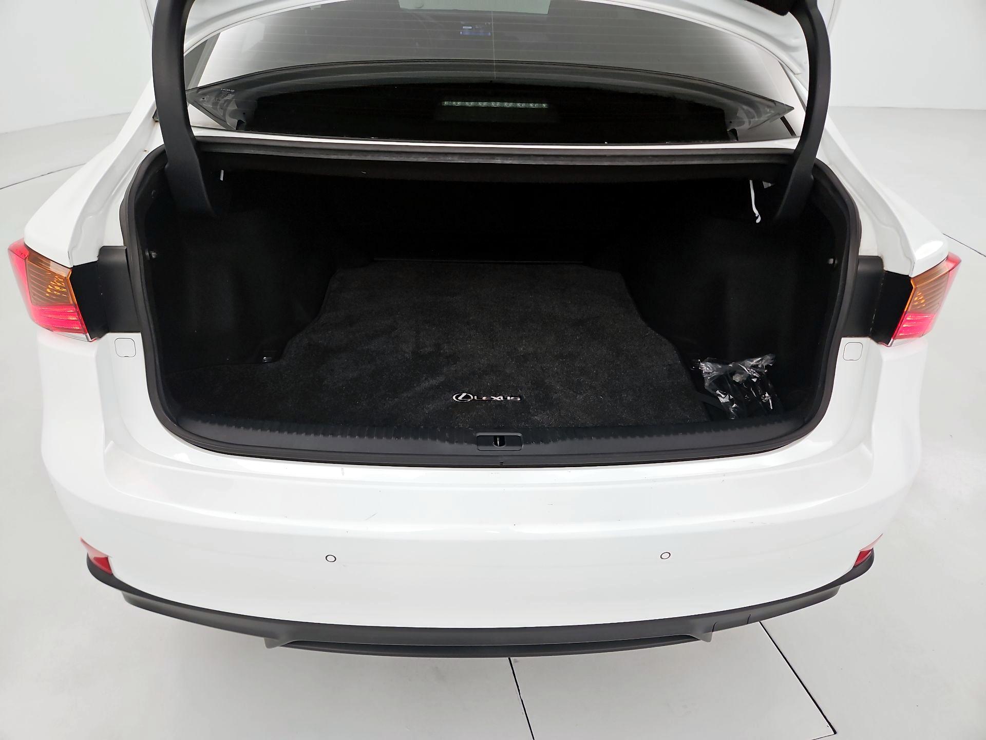 Thumbnail: 2020 Lexus IS - 20