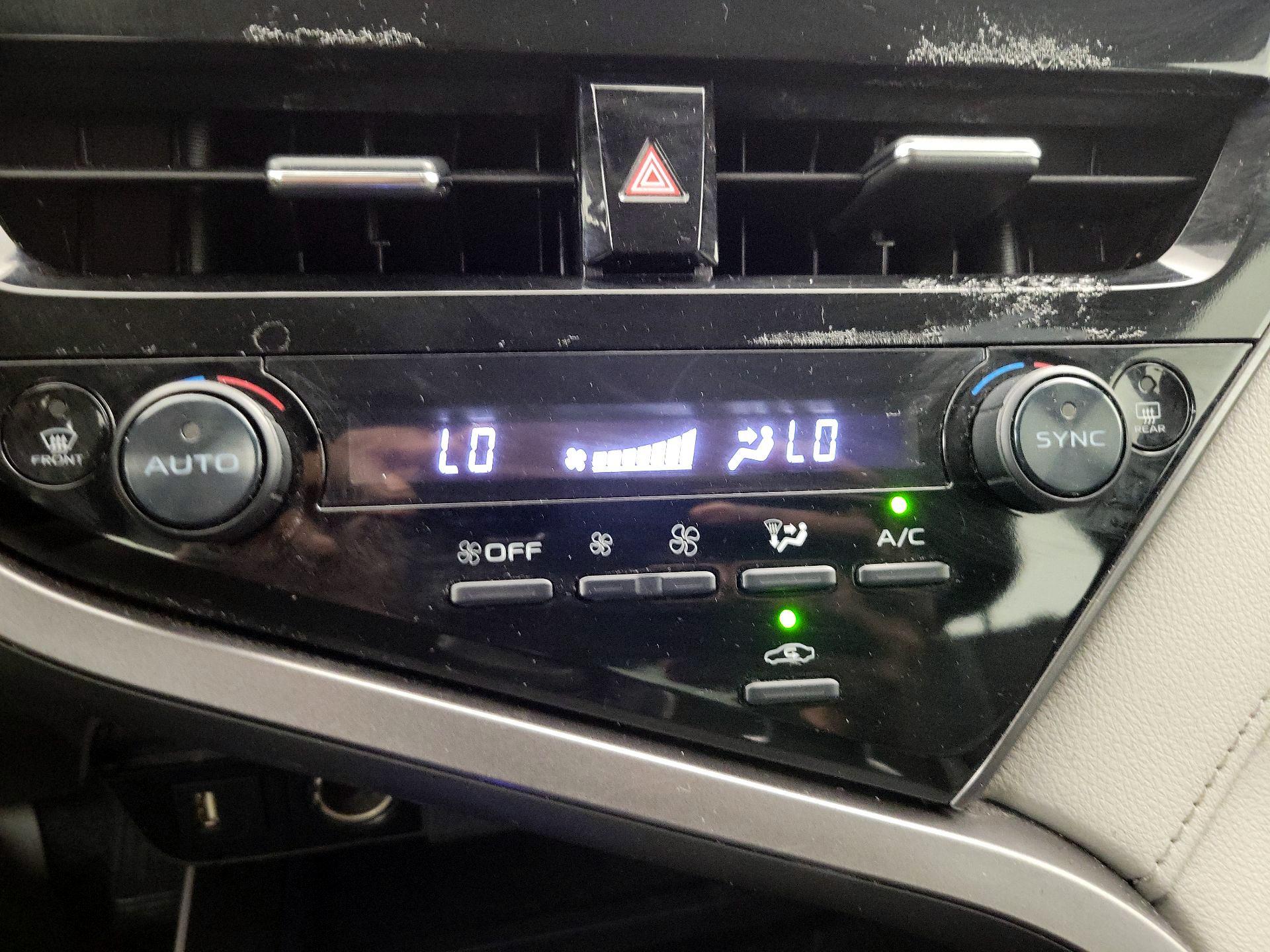 Thumbnail: 2022 Toyota Camry - 16