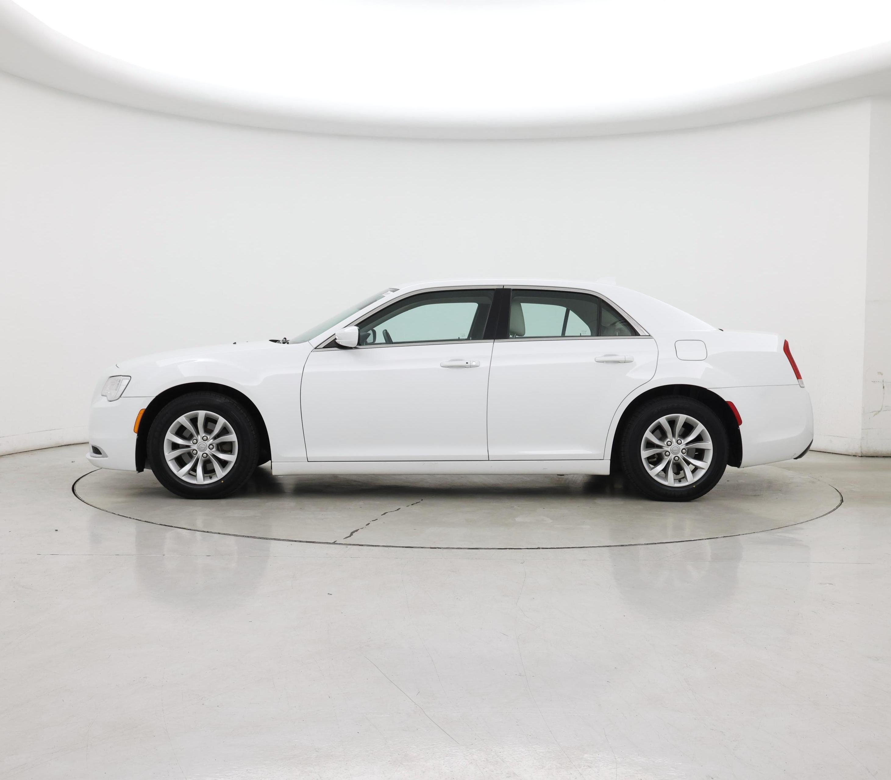 Thumbnail: 2015 Chrysler 300 - 3