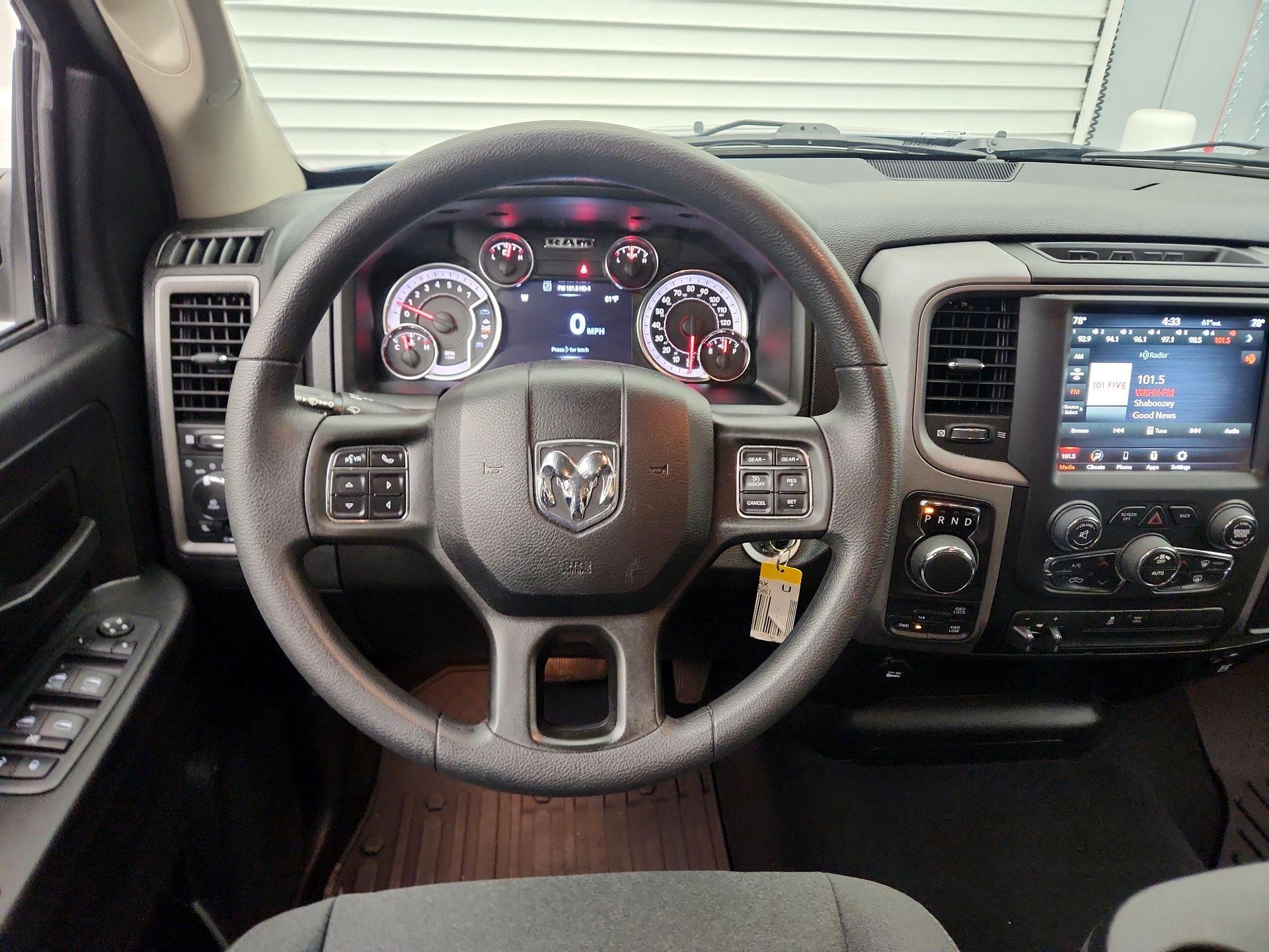 Thumbnail: 2021 RAM 1500 Classic - 10