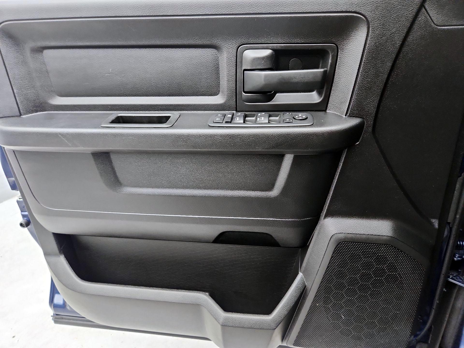 Thumbnail: 2021 RAM 1500 Classic - 12