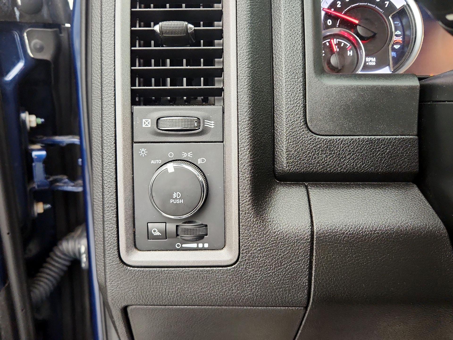 Thumbnail: 2021 RAM 1500 Classic - 13