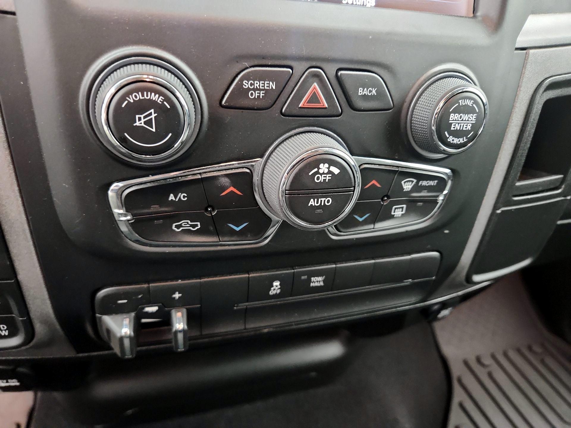 Thumbnail: 2021 RAM 1500 Classic - 16