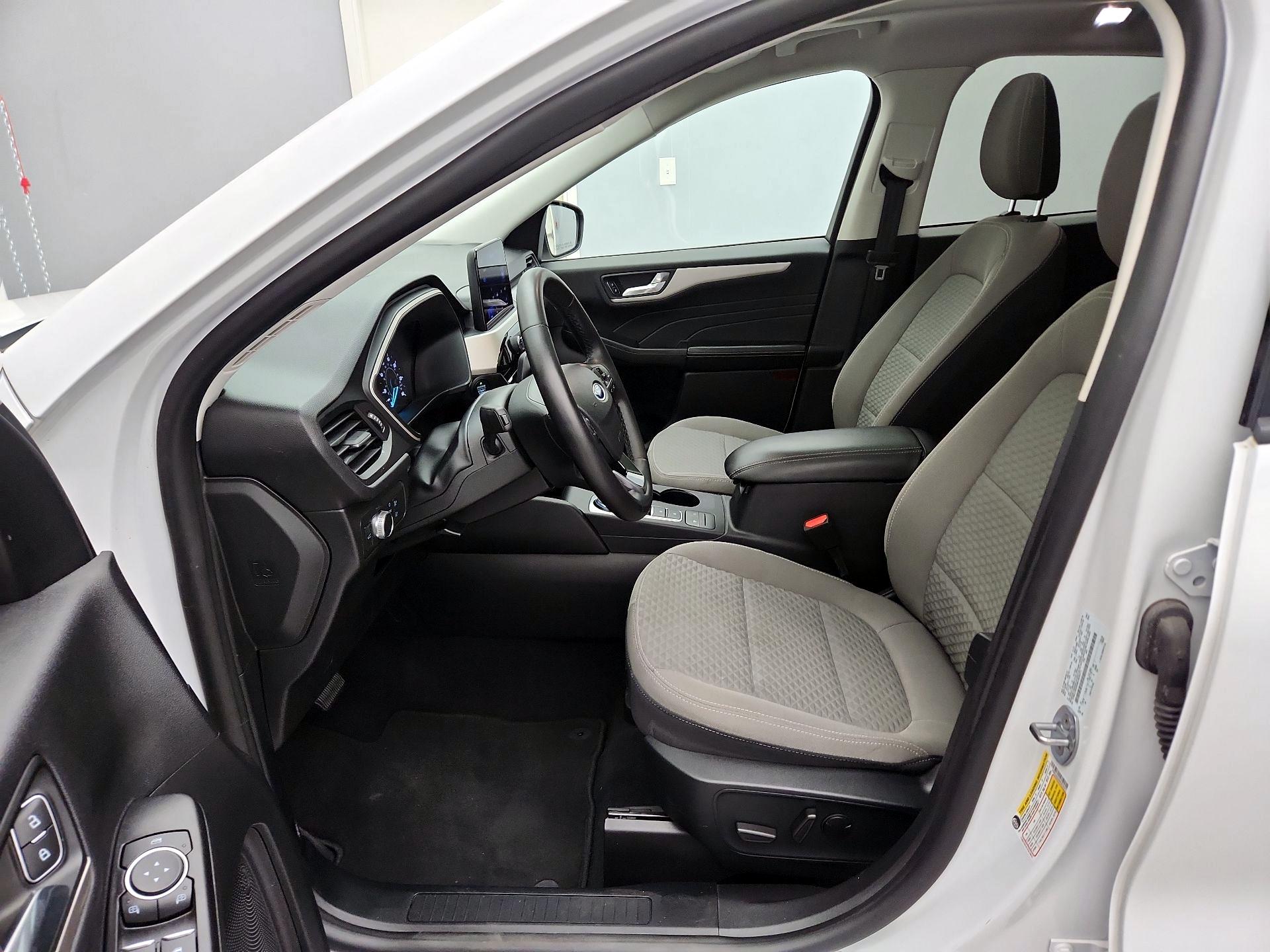 Thumbnail: 2021 Ford Escape - 11