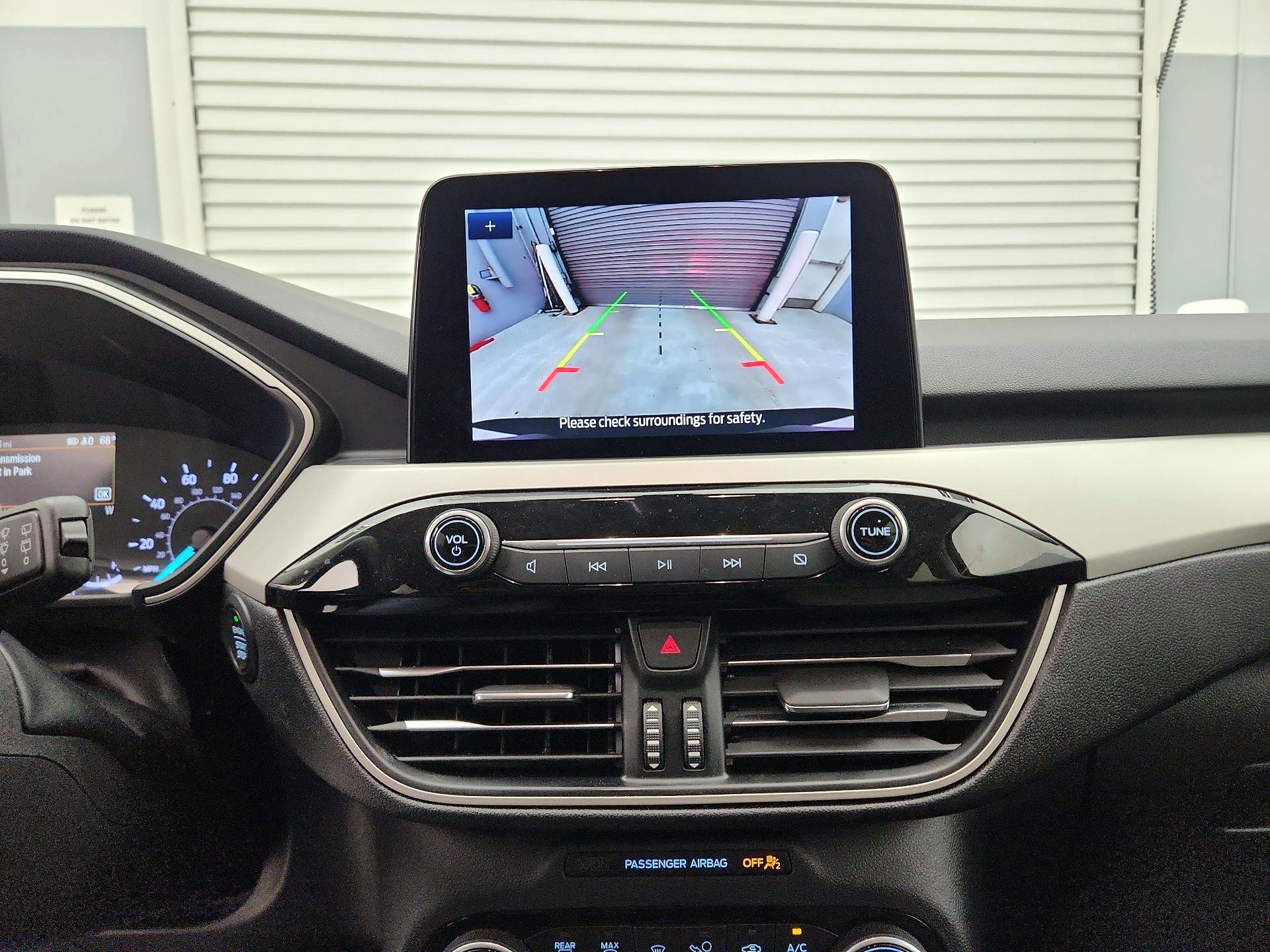 Thumbnail: 2021 Ford Escape - 14