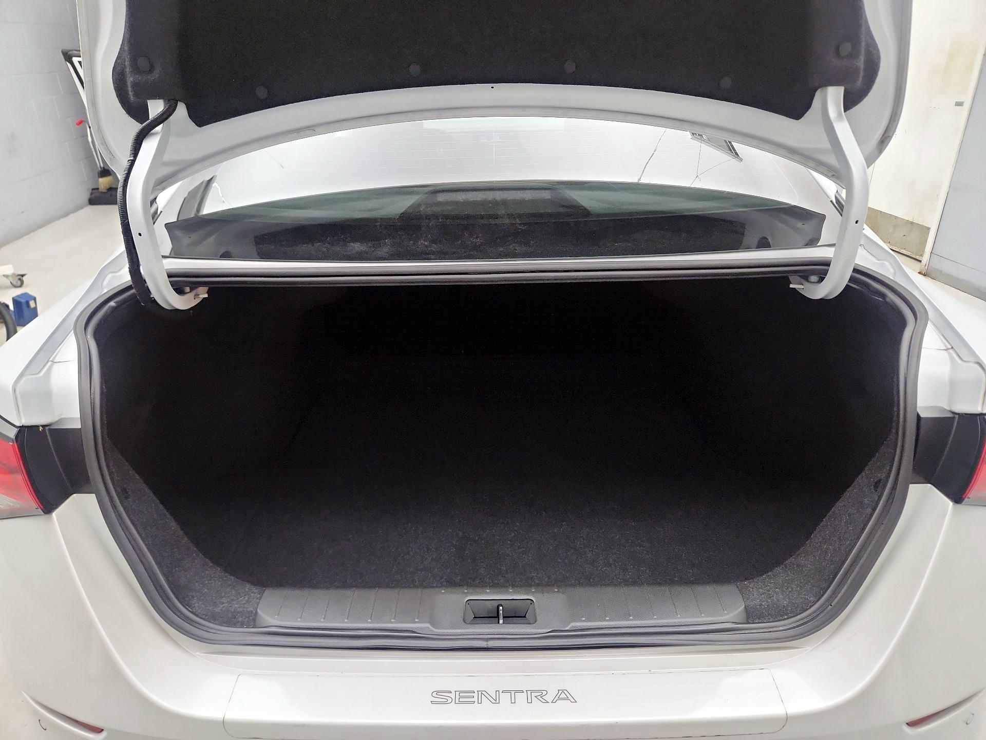 Thumbnail: 2021 Nissan Sentra - 20