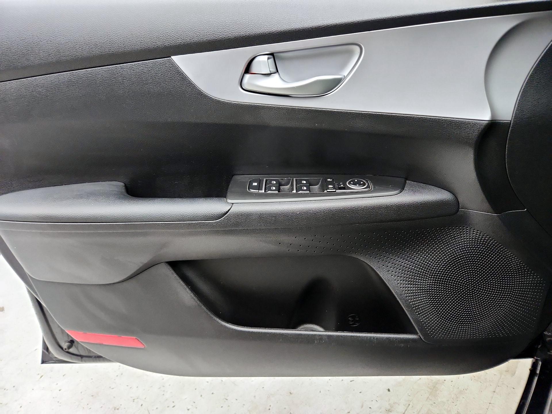 Thumbnail: 2023 Kia Forte - 12