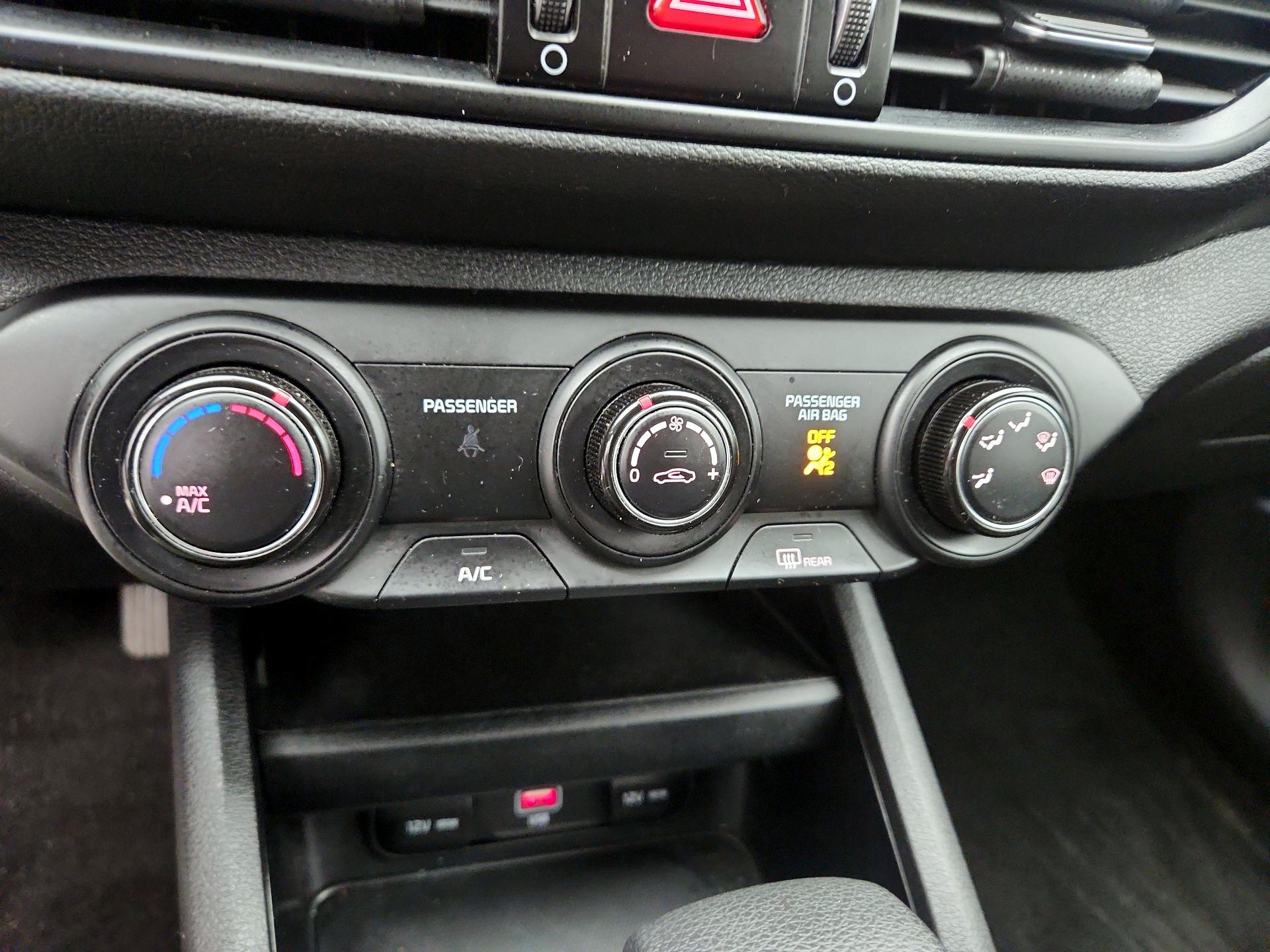 Thumbnail: 2023 Kia Forte - 16