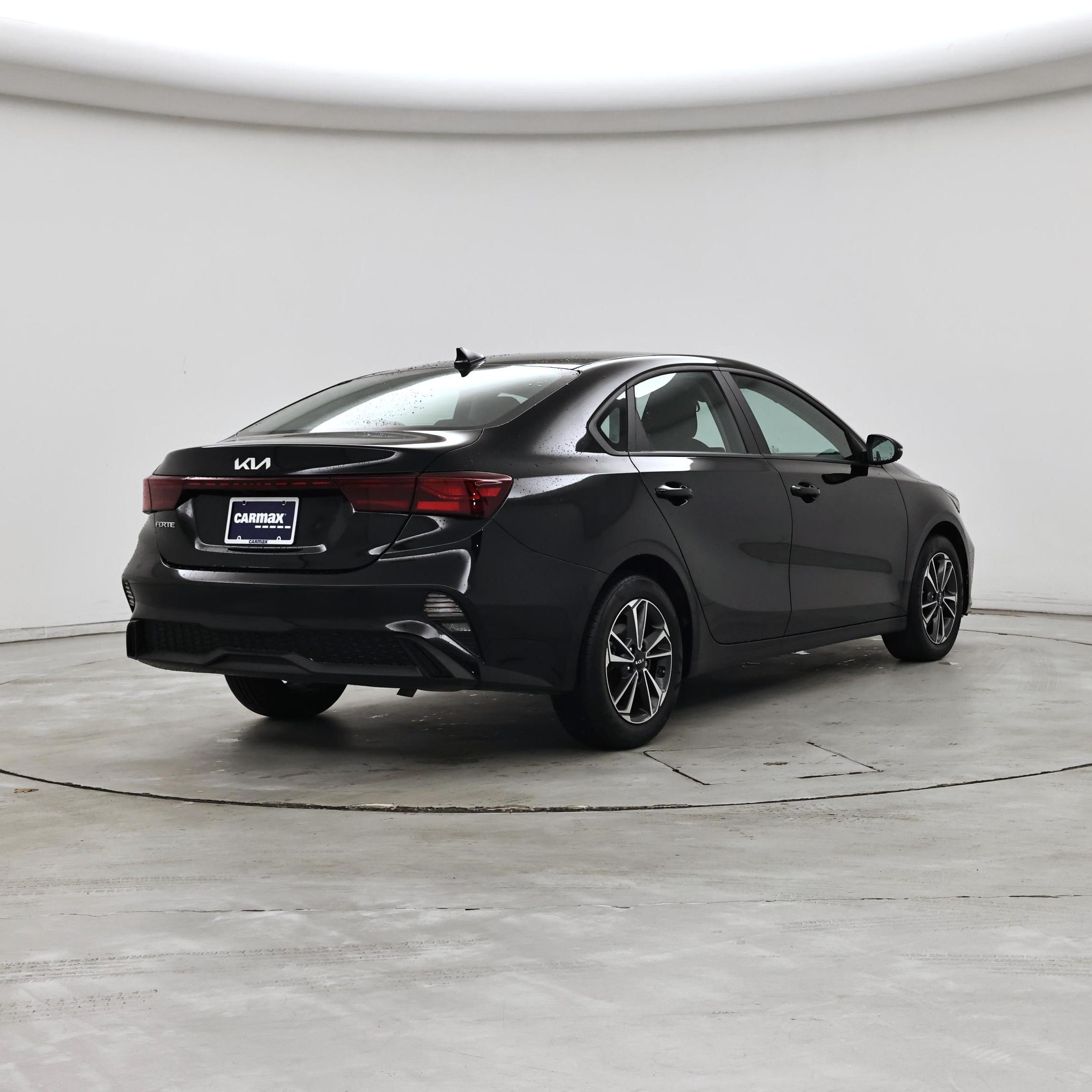 Thumbnail: 2023 Kia Forte - 8