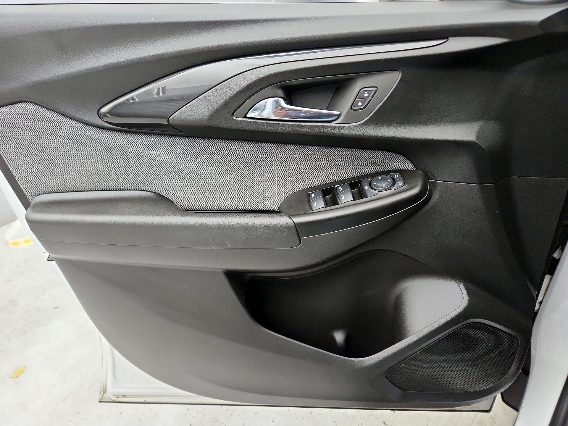 Thumbnail: 2023 Chevrolet TrailBlazer - 12