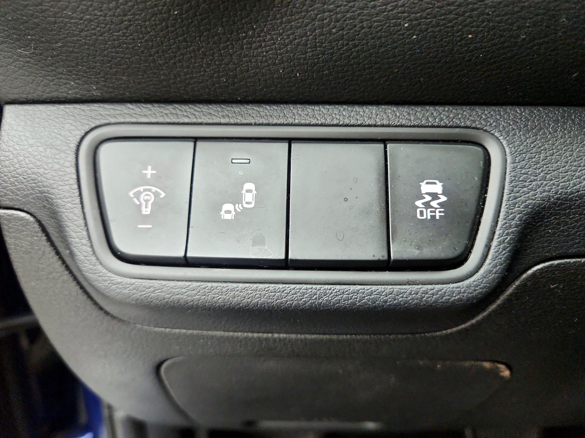 Thumbnail: 2023 Kia Forte - 13