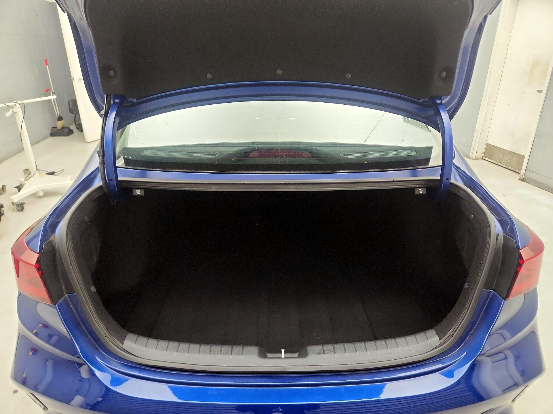 Thumbnail: 2023 Kia Forte - 20