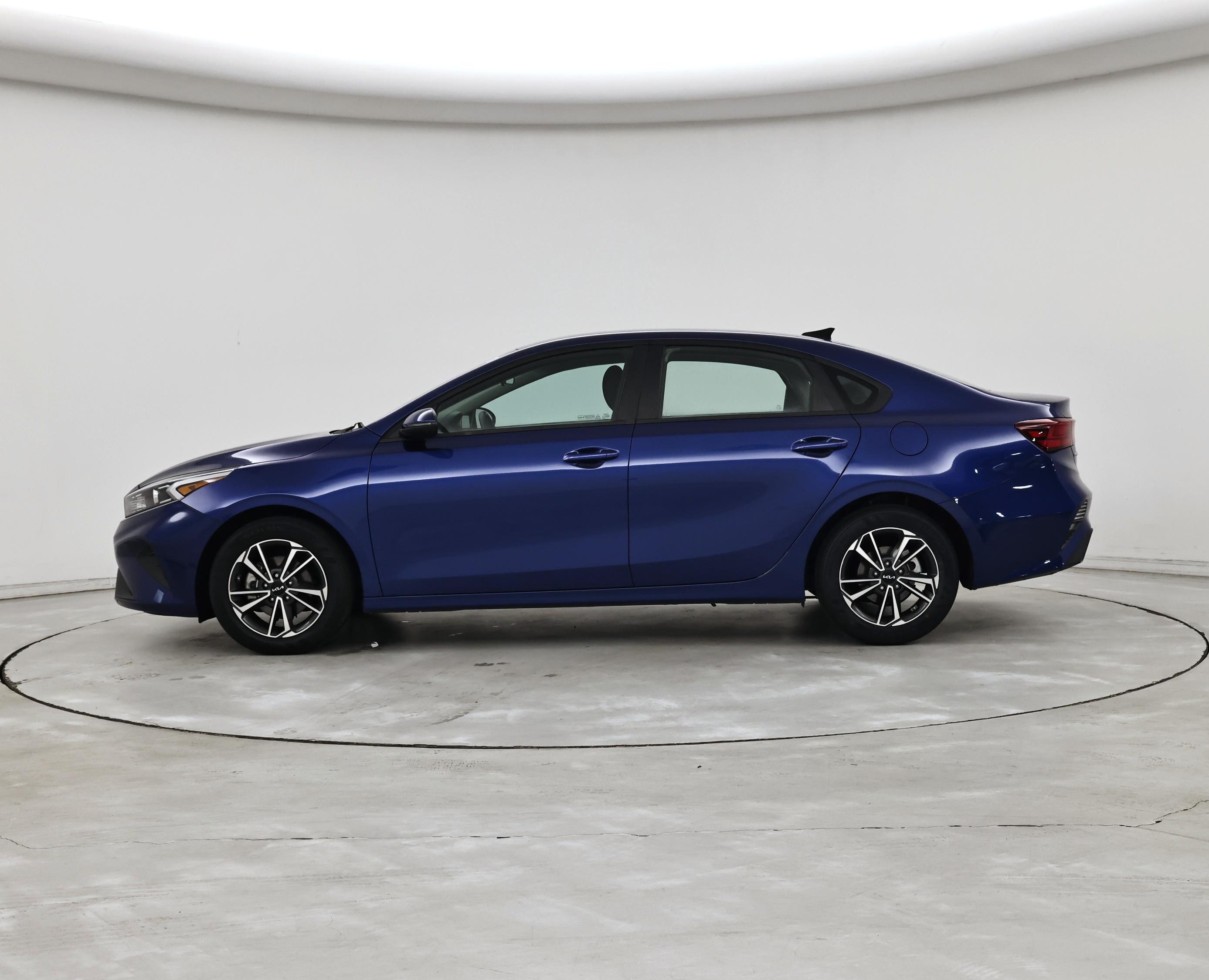 Thumbnail: 2023 Kia Forte - 3