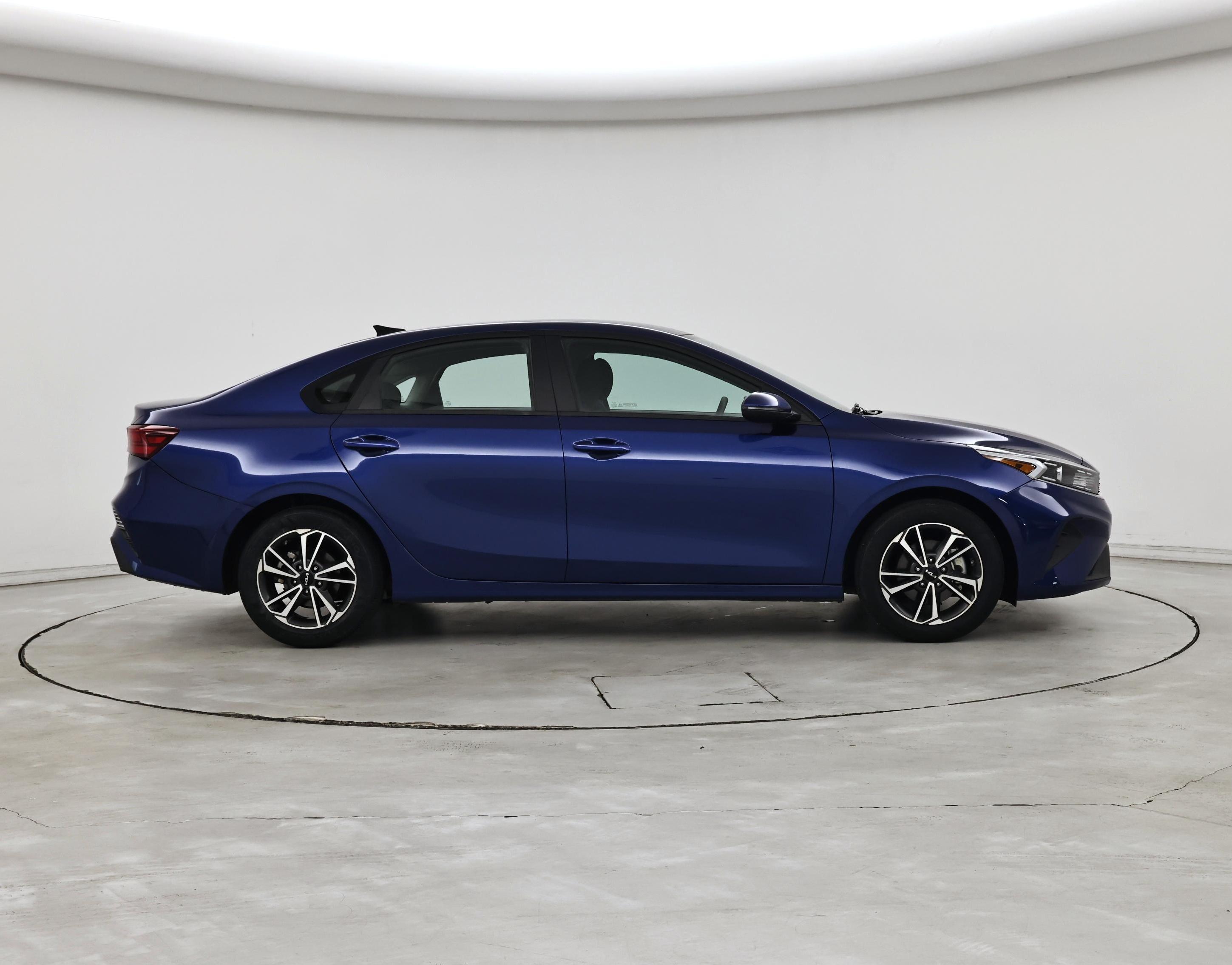 Thumbnail: 2023 Kia Forte - 7