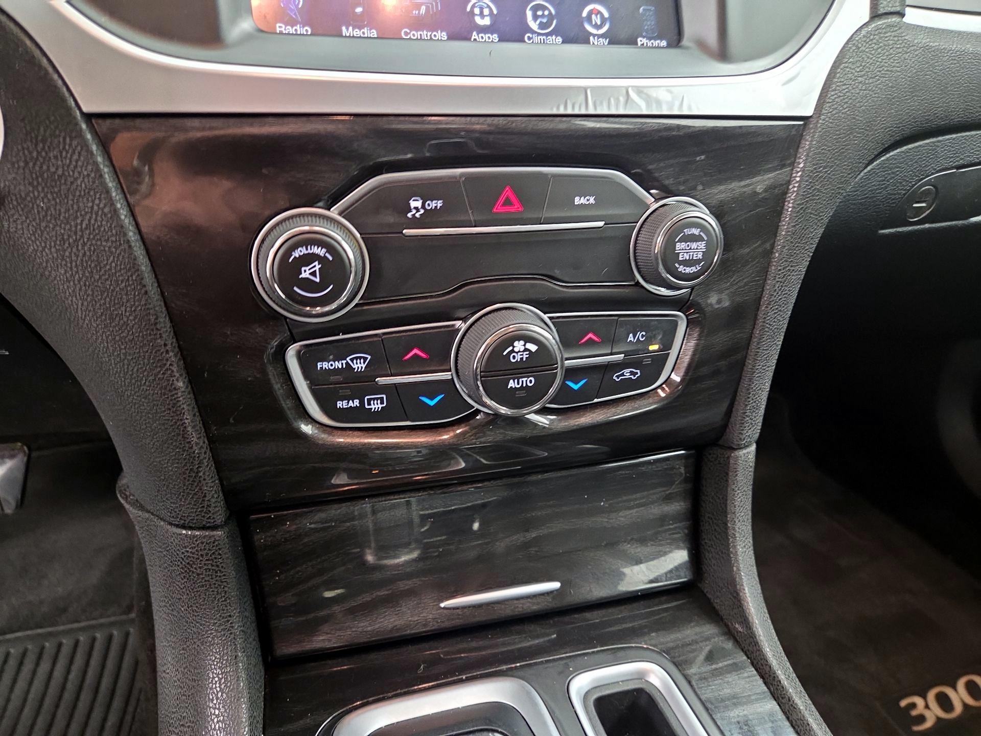 Thumbnail: 2015 Chrysler 300 - 17