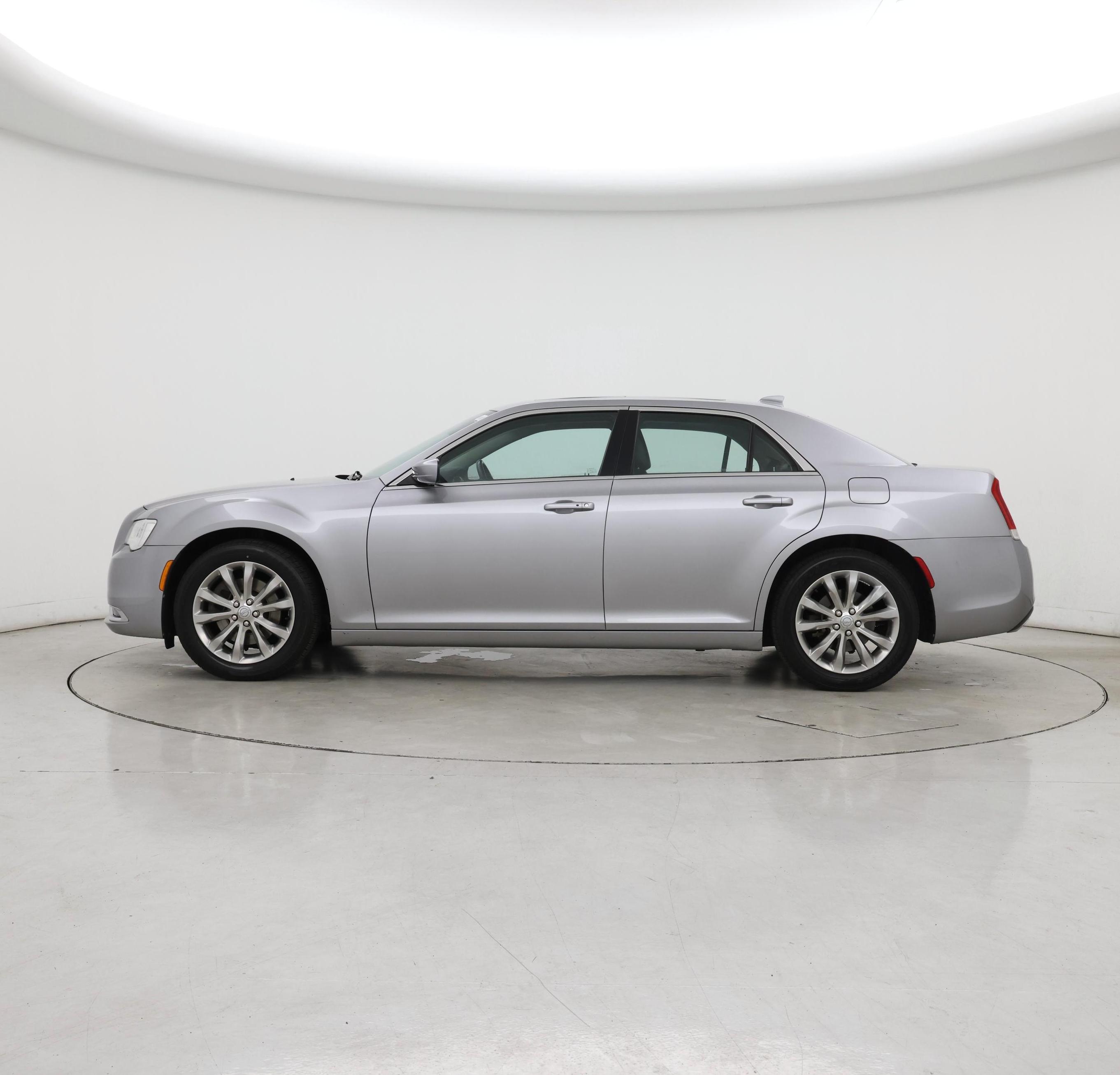 Thumbnail: 2015 Chrysler 300 - 3