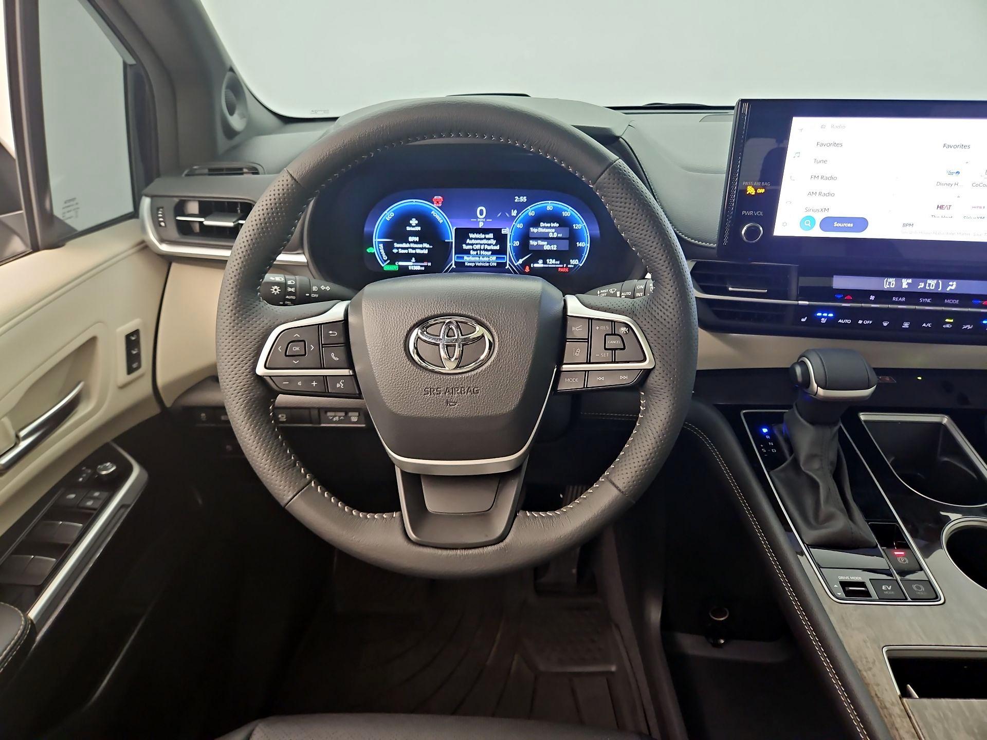 Thumbnail: 2025 Toyota Sienna - 10