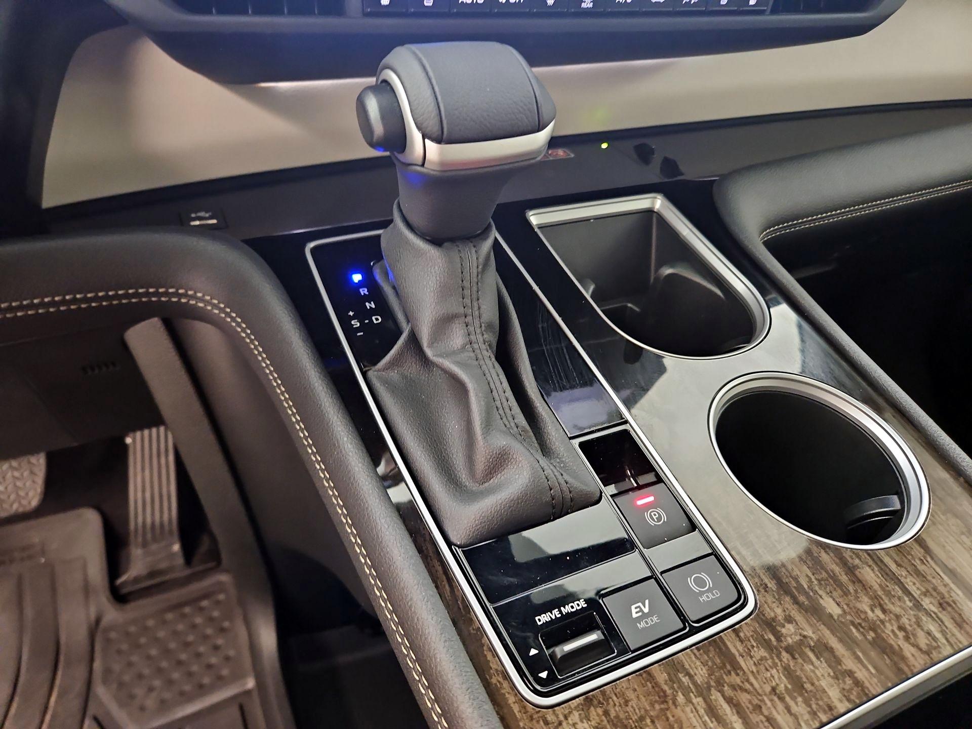 Thumbnail: 2025 Toyota Sienna - 17