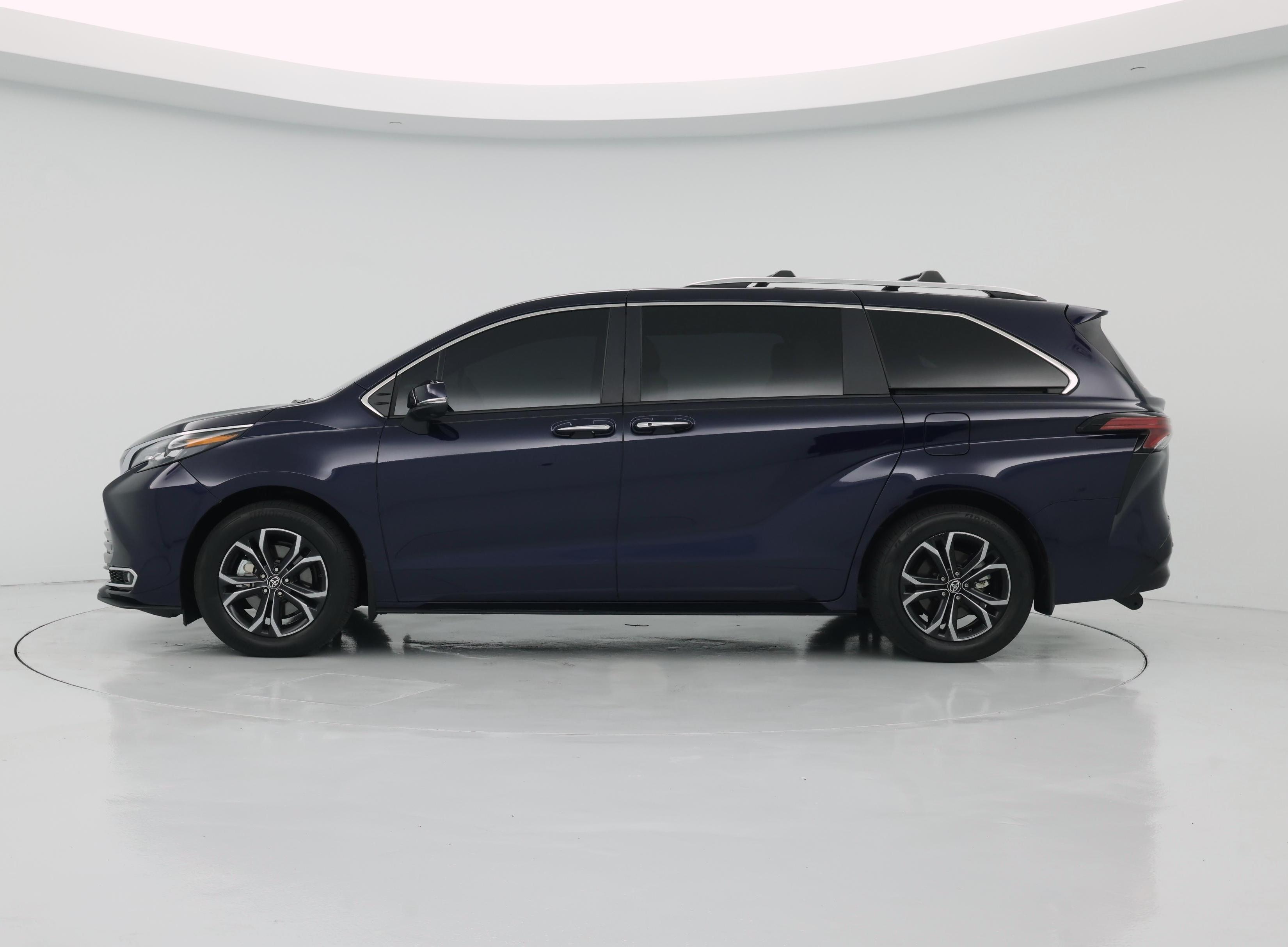Thumbnail: 2025 Toyota Sienna - 3