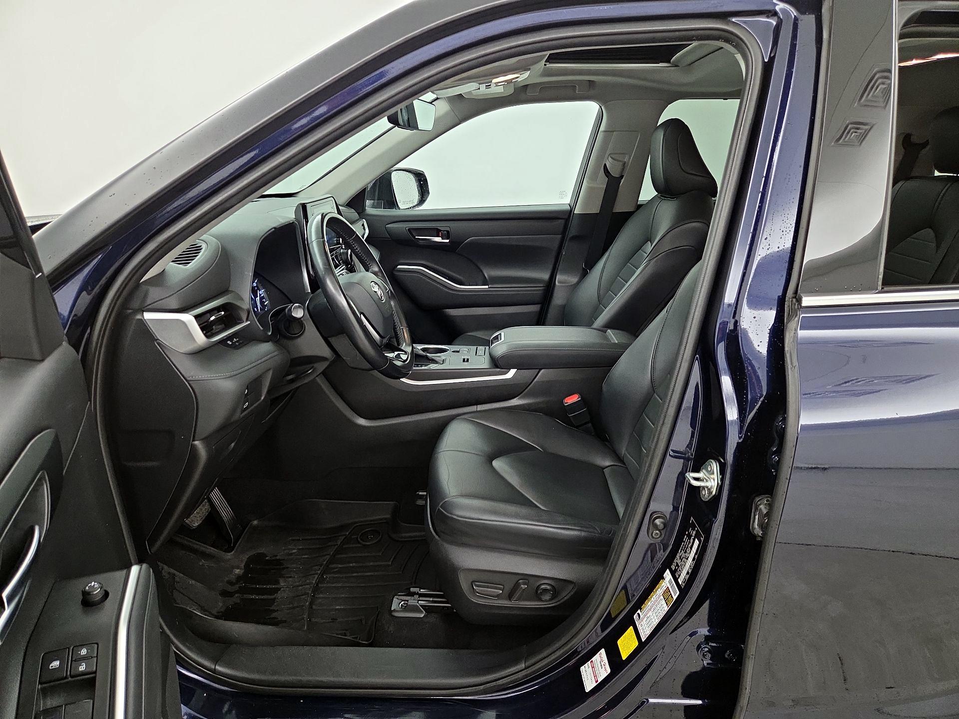 Thumbnail: 2020 Toyota Highlander - 11