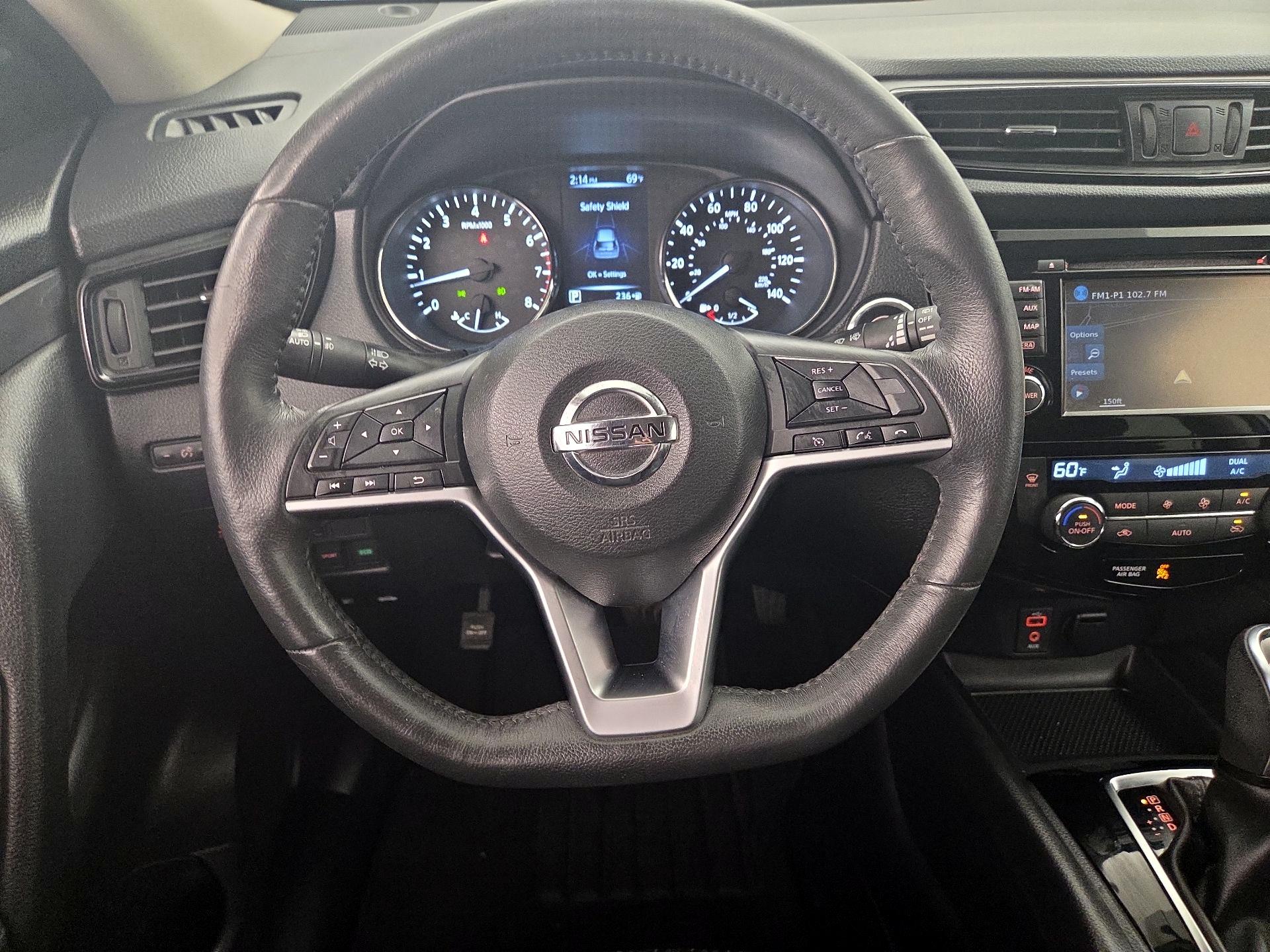 Thumbnail: 2017 Nissan Rogue - 10