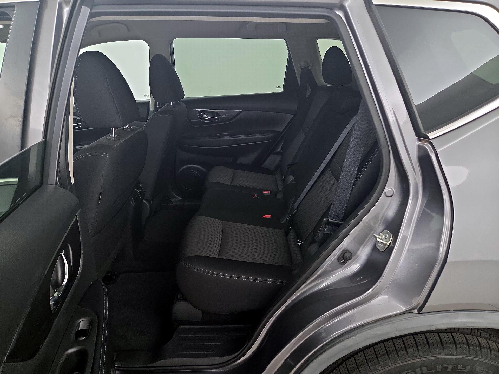 Thumbnail: 2017 Nissan Rogue - 20