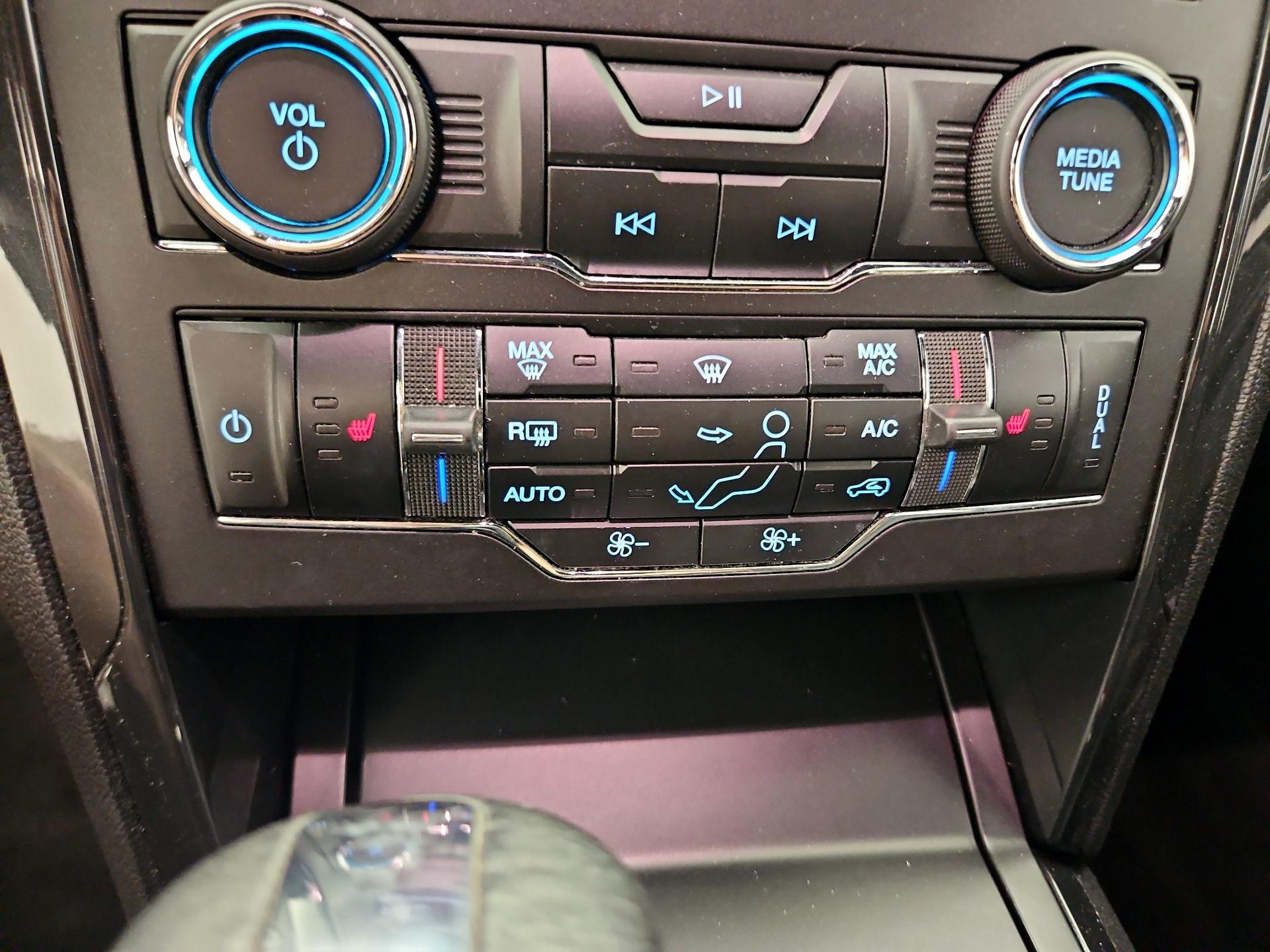 Thumbnail: 2019 Ford Explorer - 17