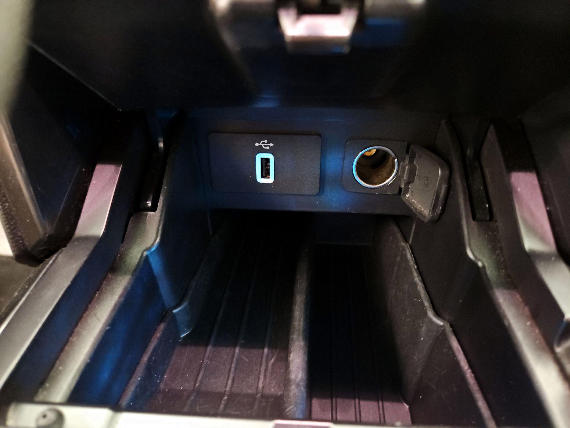 Thumbnail: 2019 Ford Explorer - 19