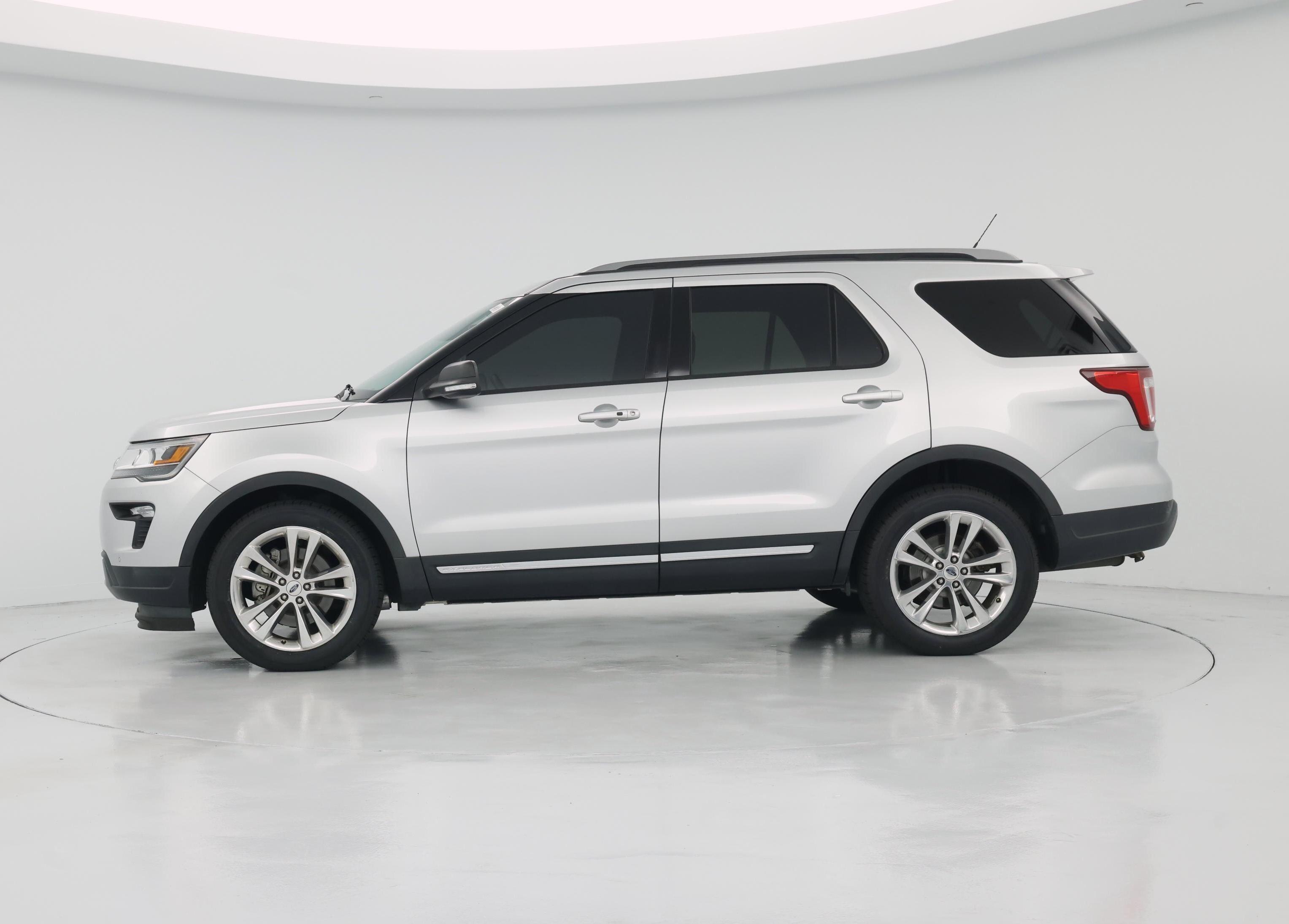 Thumbnail: 2019 Ford Explorer - 3