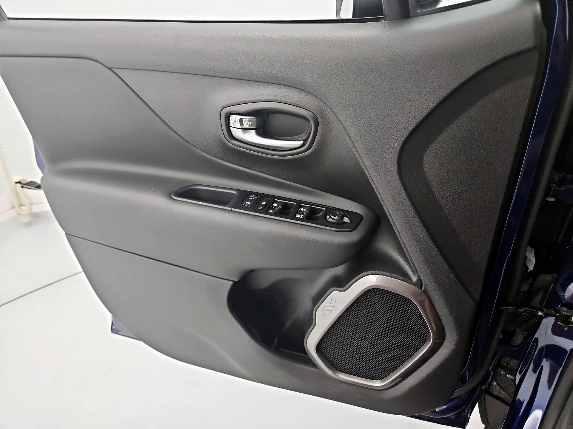 Thumbnail: 2021 Jeep Renegade - 12