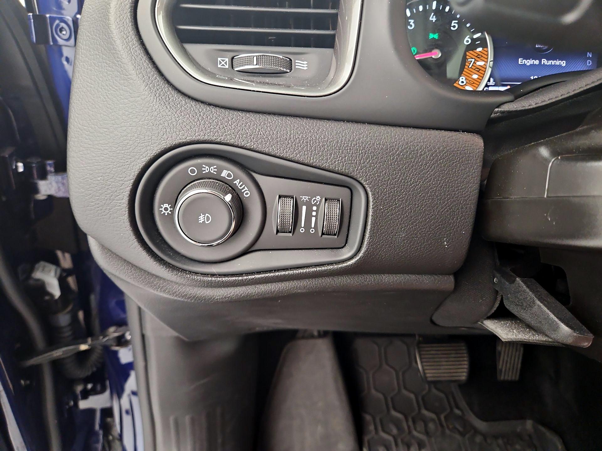 Thumbnail: 2021 Jeep Renegade - 13