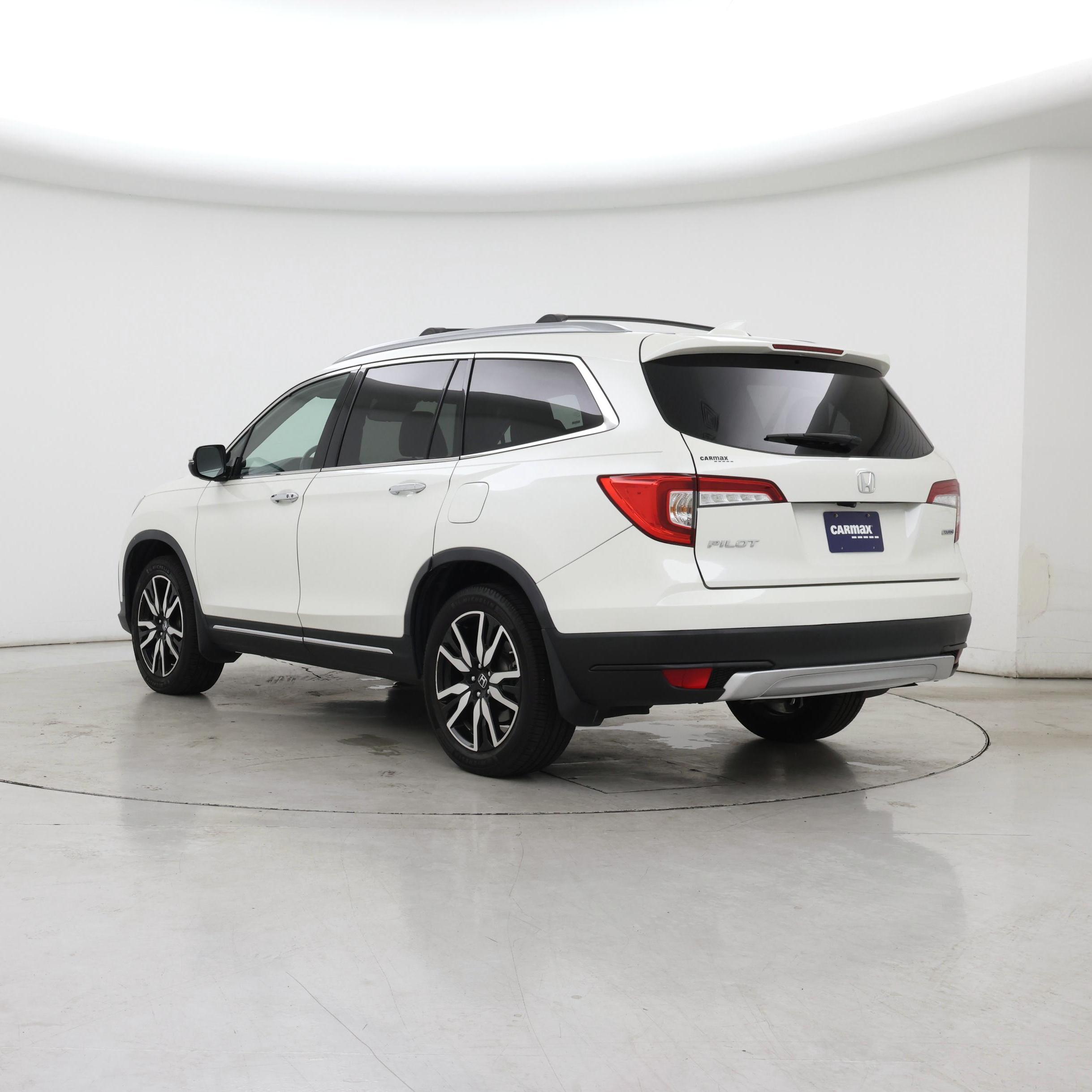Thumbnail: 2019 Honda Pilot - 2