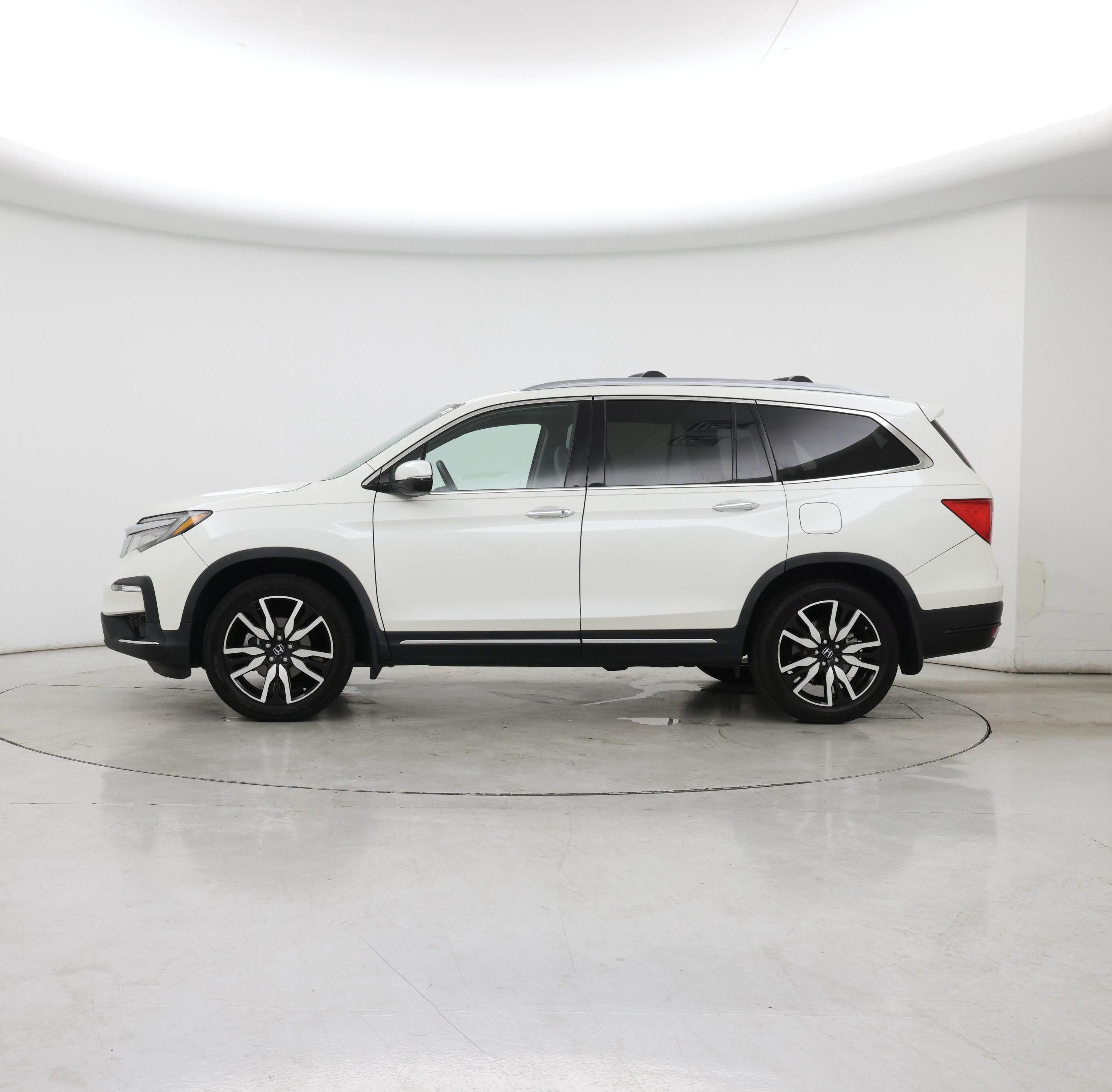 Thumbnail: 2019 Honda Pilot - 3