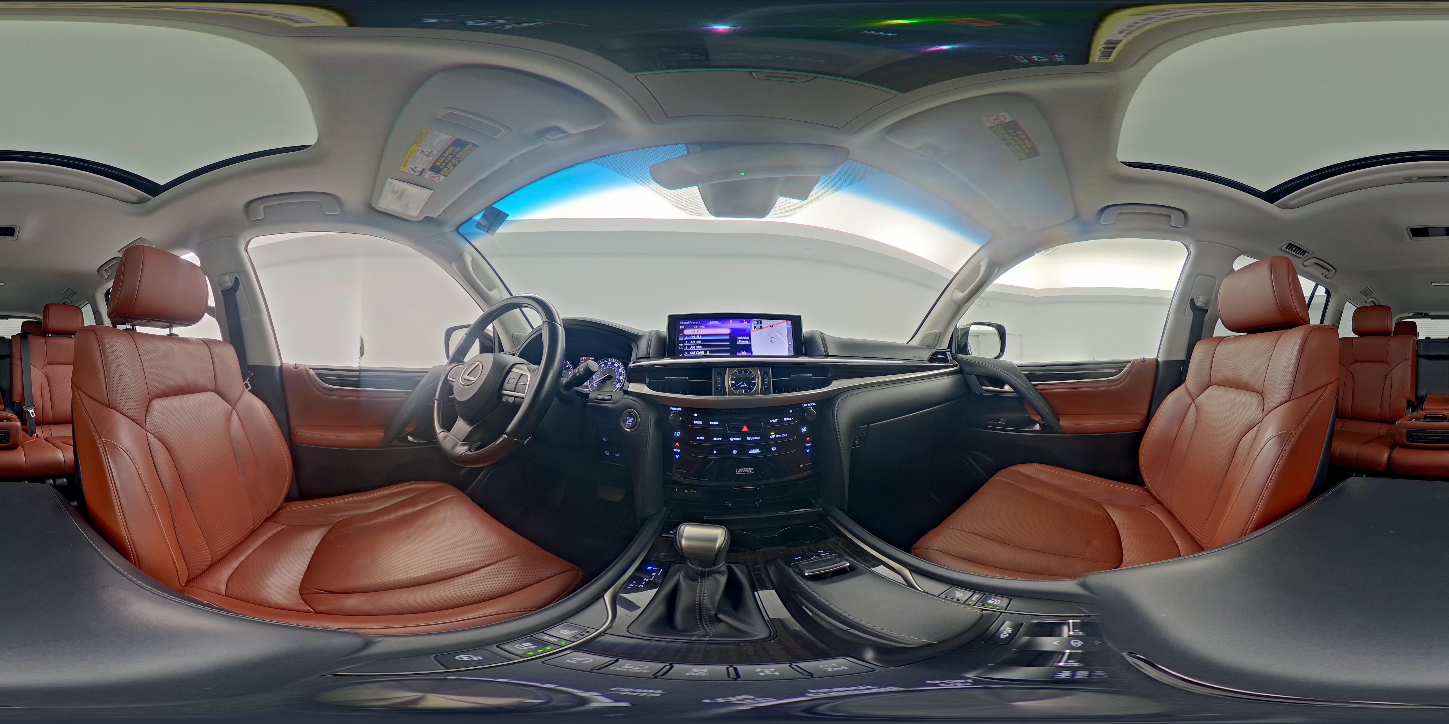 2021 Lexus LX 570 - Photo 28