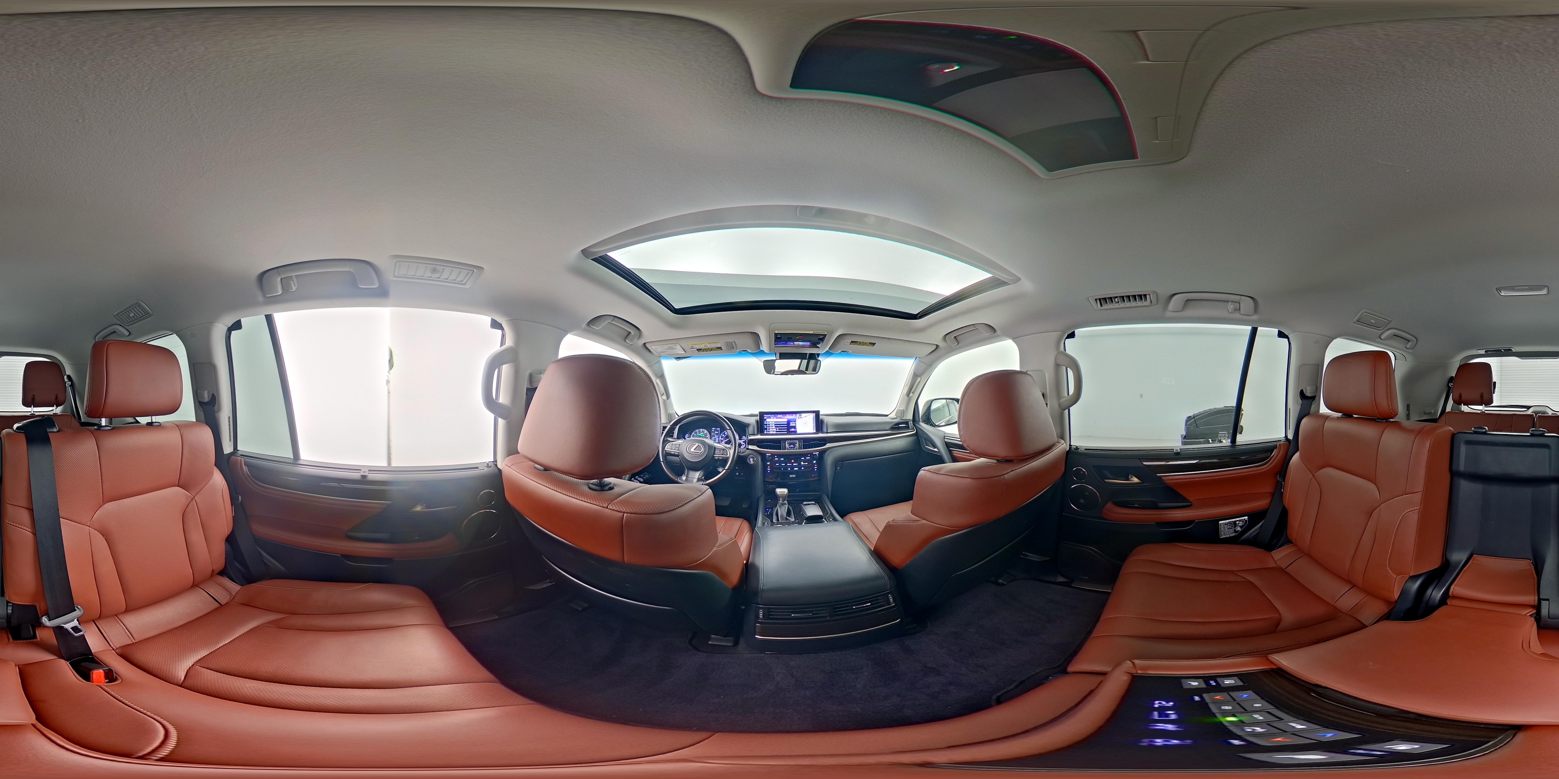 2021 Lexus LX 570 - Photo 29