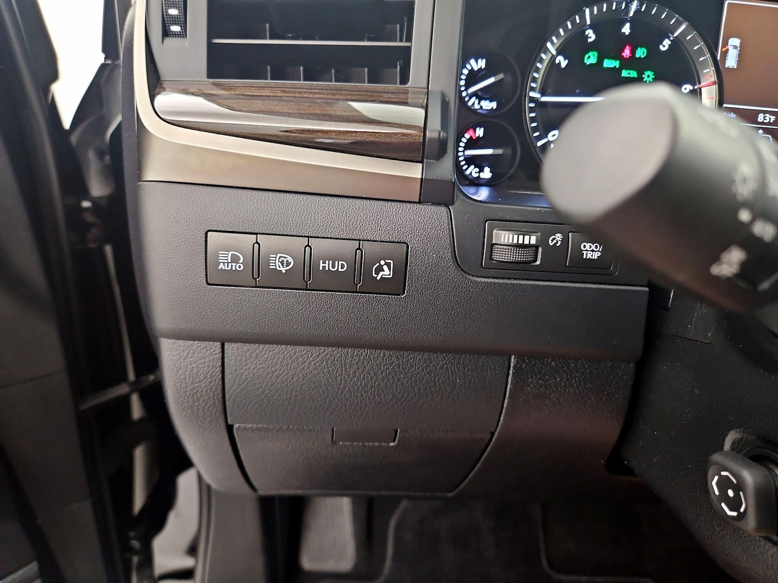 2021 Lexus LX 570 - Photo 14
