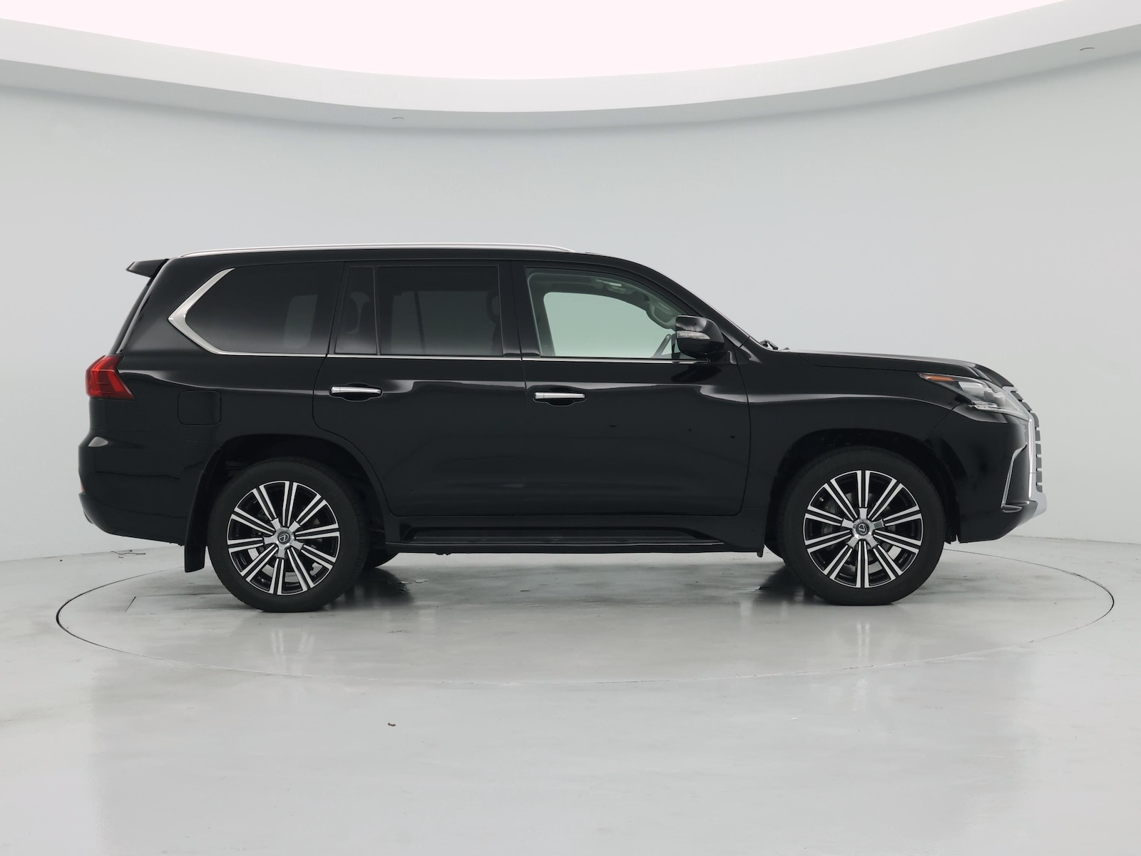 2021 Lexus LX 570 - Photo 8