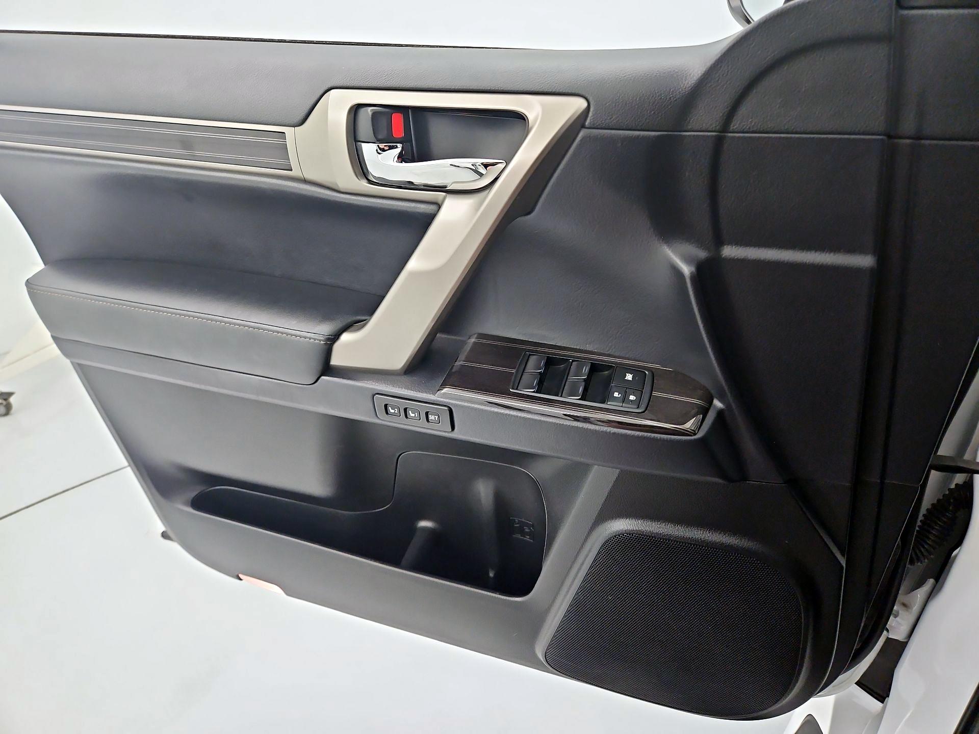 Thumbnail: 2021 Lexus GX - 12
