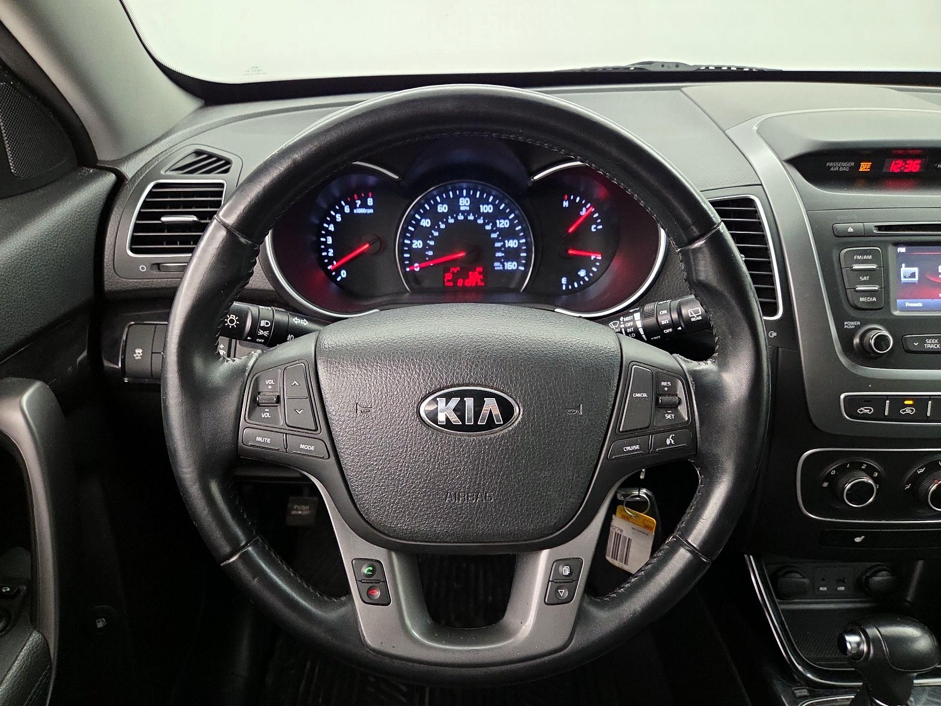 Thumbnail: 2015 Kia Sorento - 10