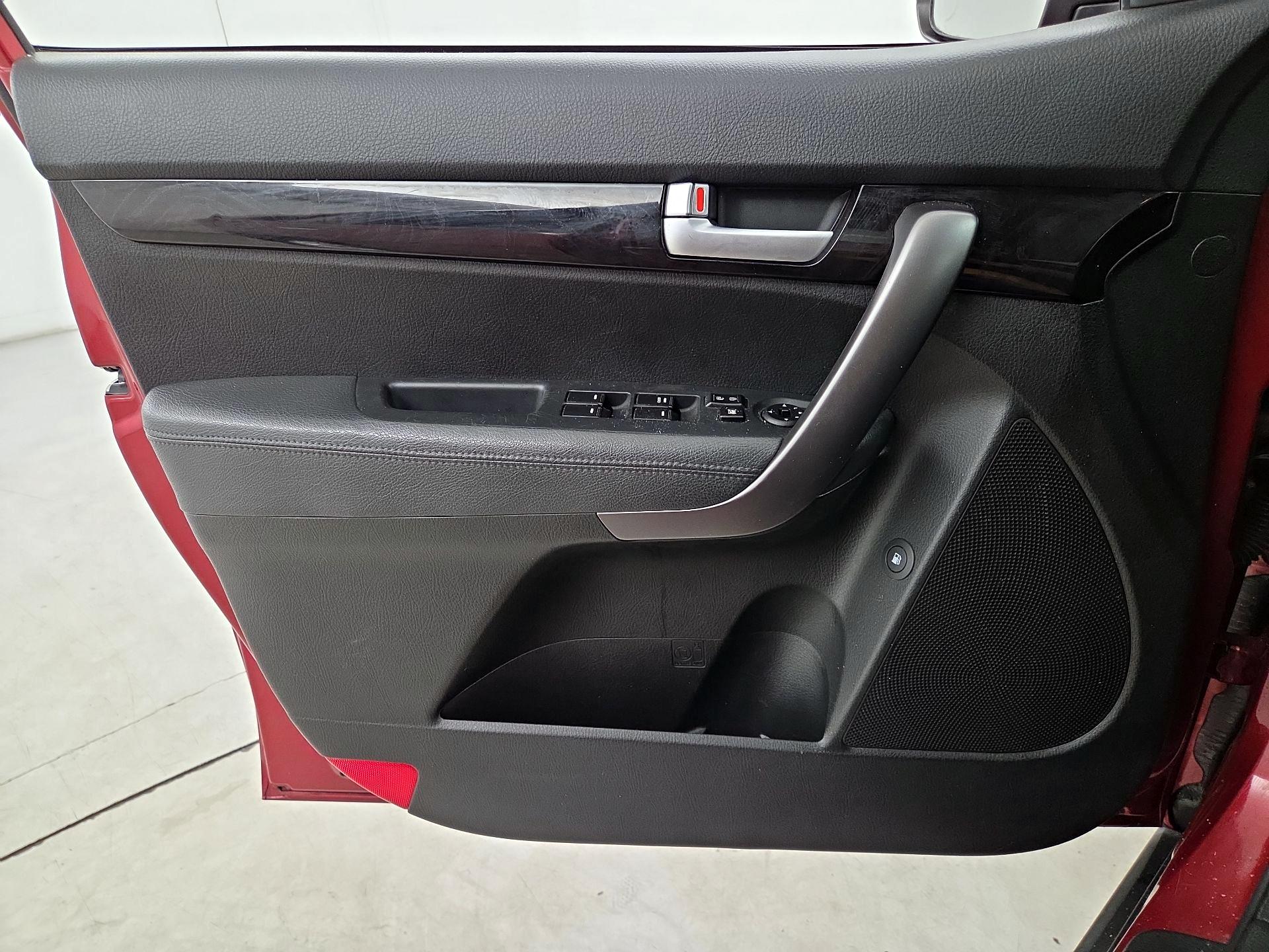Thumbnail: 2015 Kia Sorento - 12