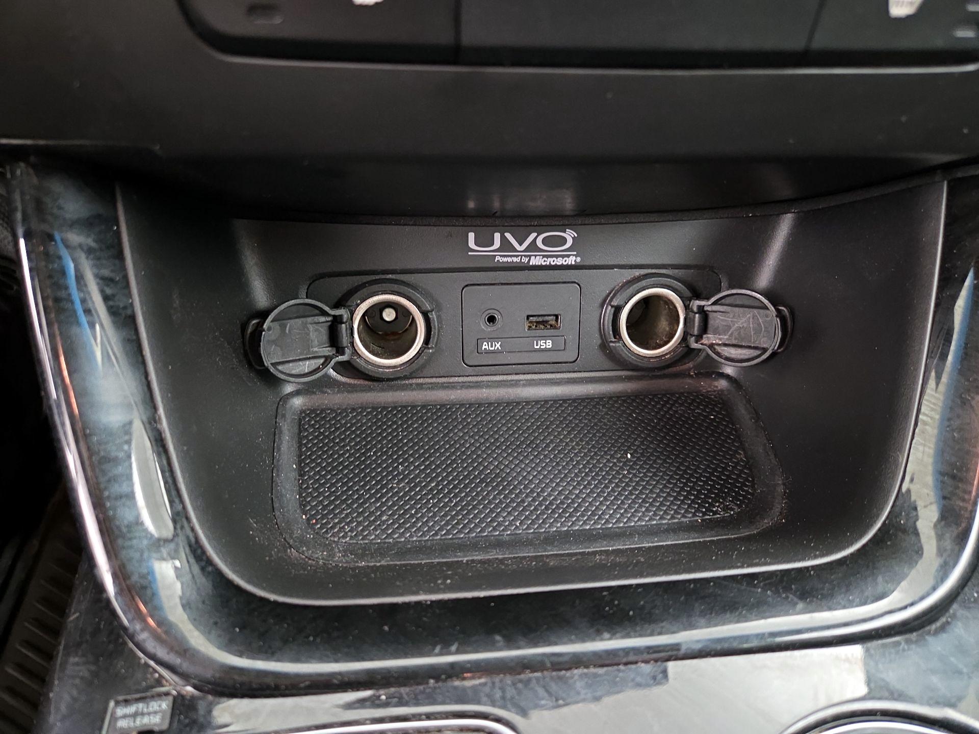 Thumbnail: 2015 Kia Sorento - 18