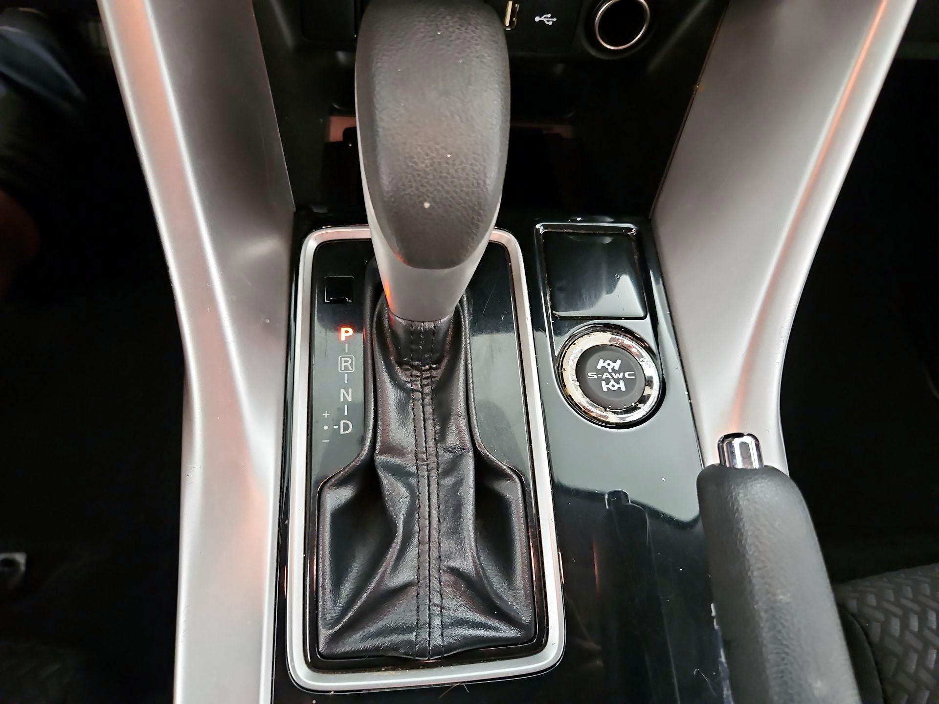 Thumbnail: 2018 Mitsubishi Eclipse Cross - 17