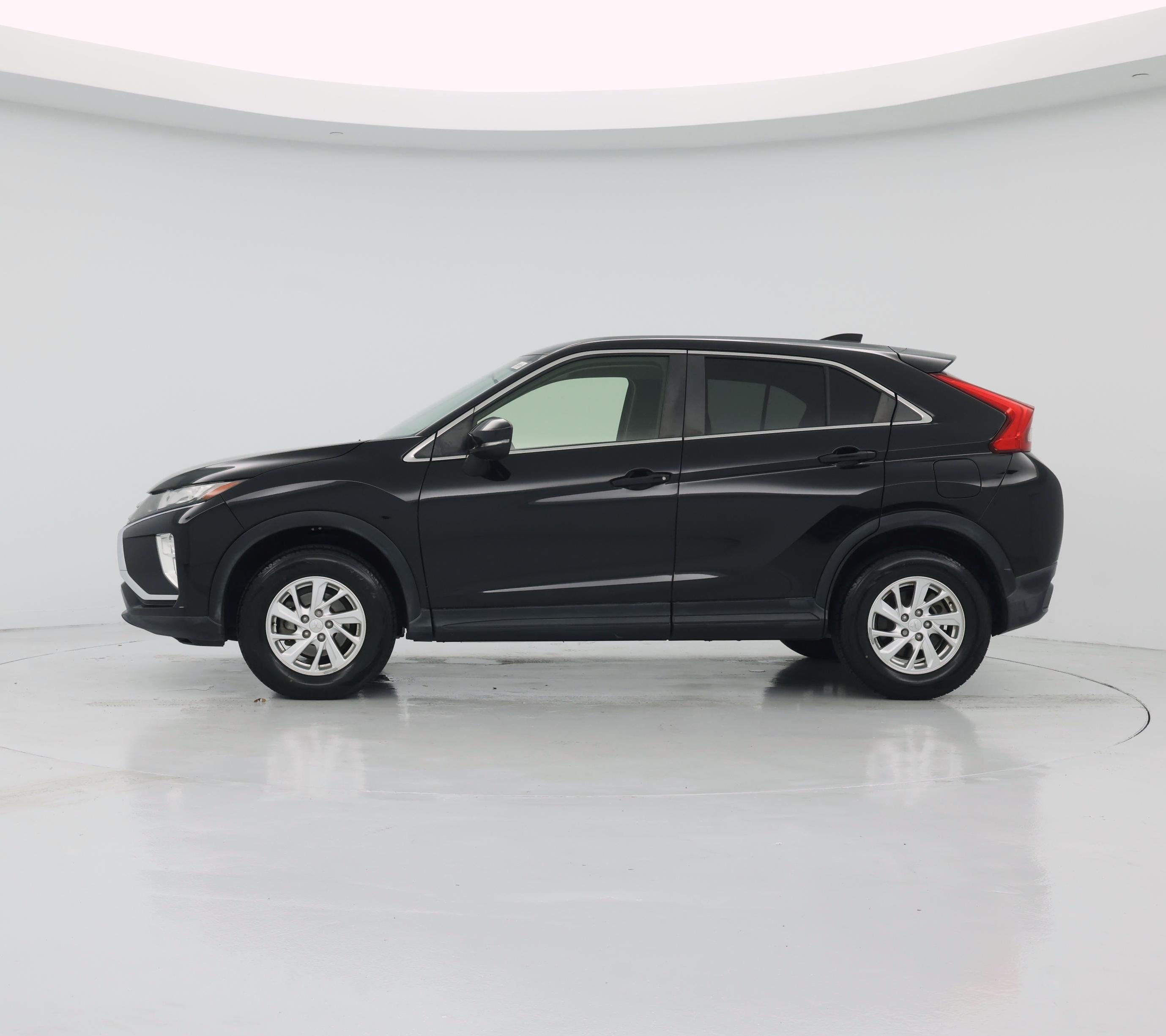 Thumbnail: 2018 Mitsubishi Eclipse Cross - 3
