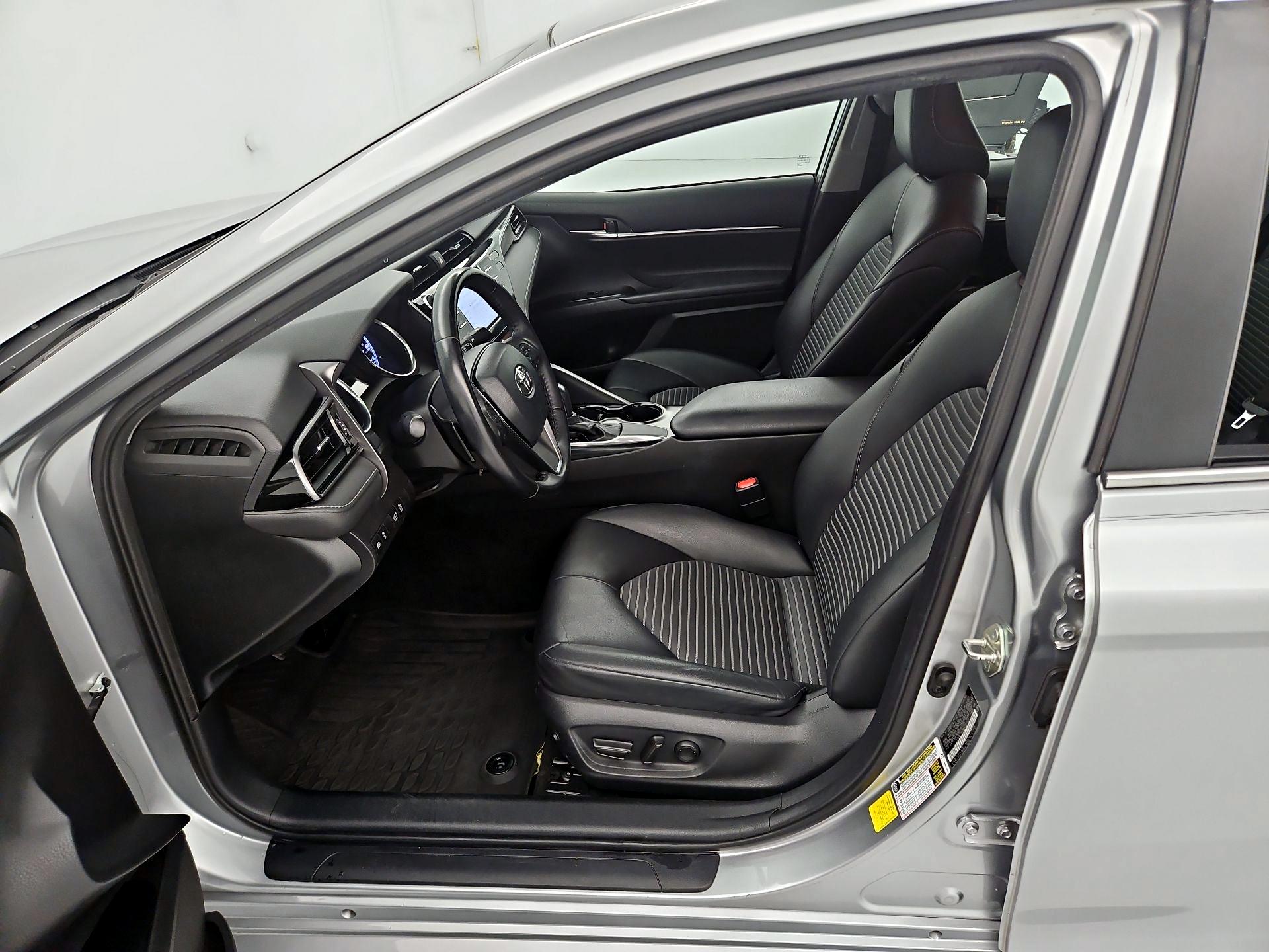 Thumbnail: 2019 Toyota Camry - 11