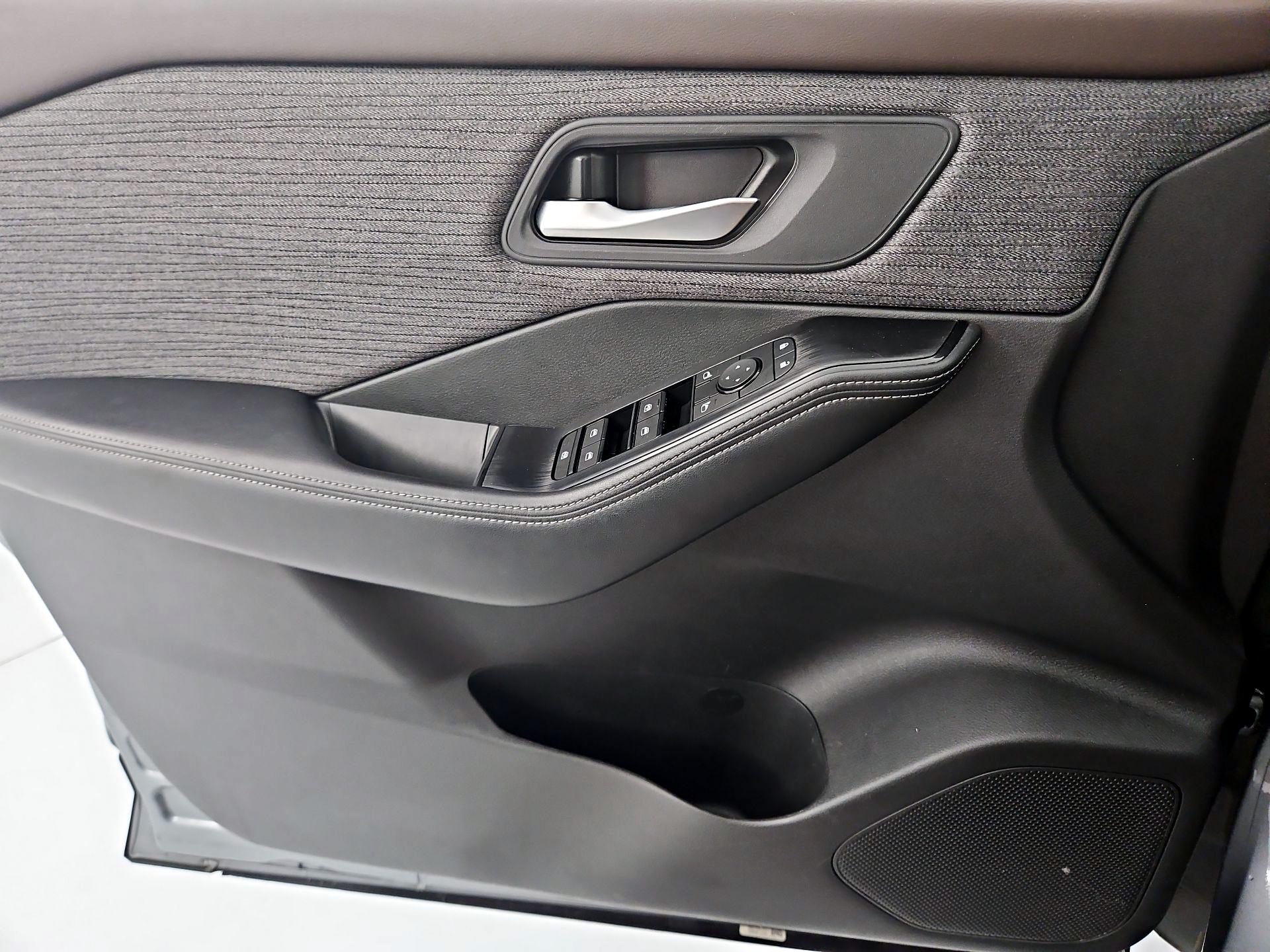 Thumbnail: 2023 Nissan Rogue - 12