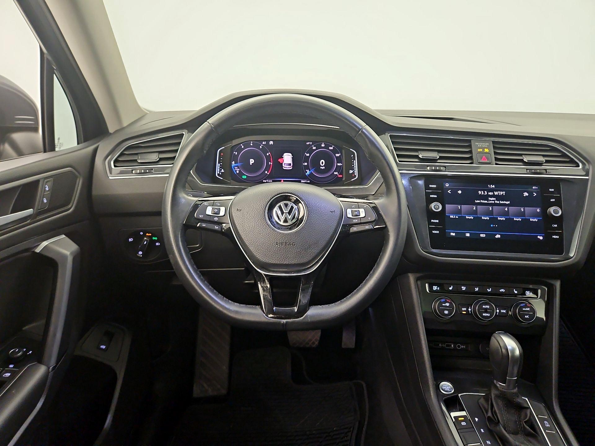 Thumbnail: 2019 Volkswagen Tiguan - 10
