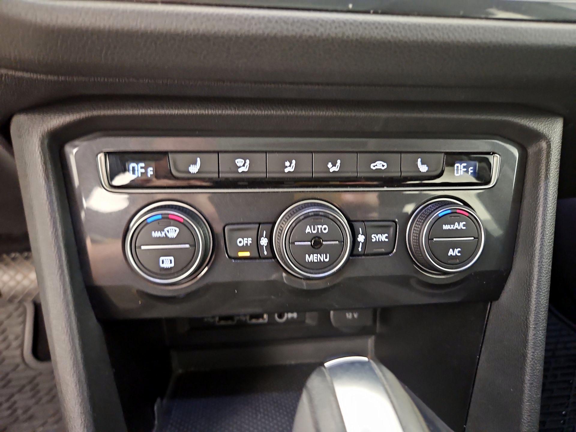 Thumbnail: 2019 Volkswagen Tiguan - 16