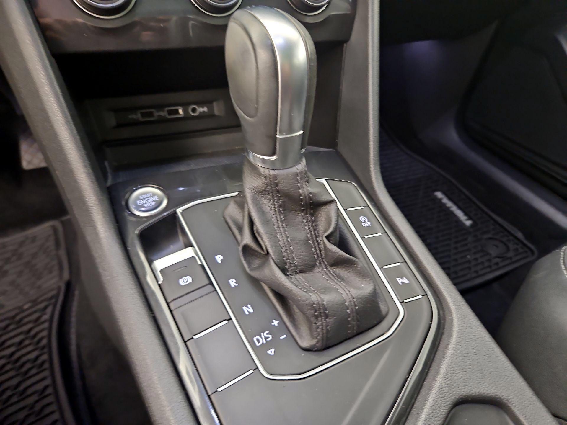 Thumbnail: 2019 Volkswagen Tiguan - 17