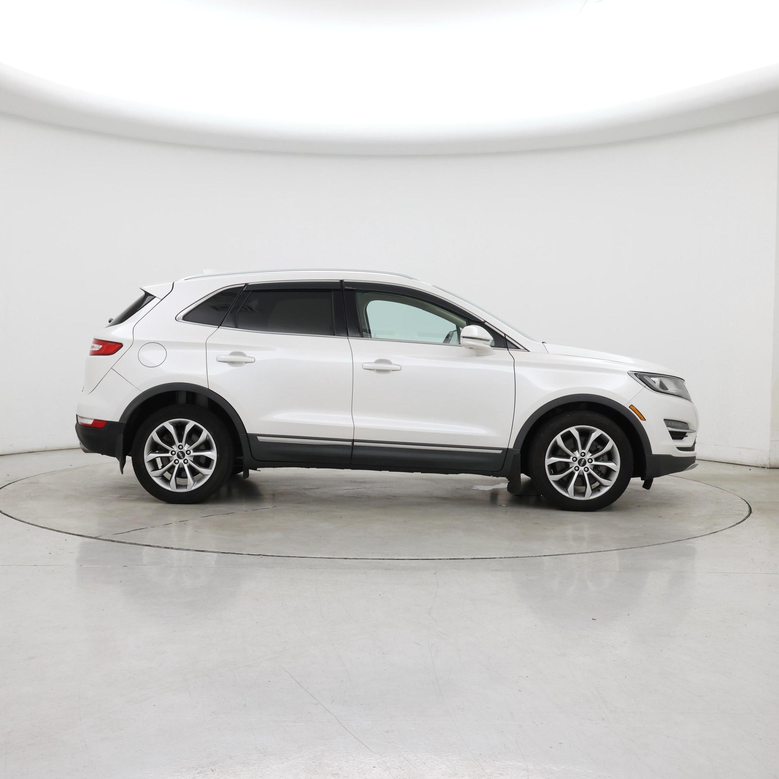 Thumbnail: 2016 Lincoln MKC - 7